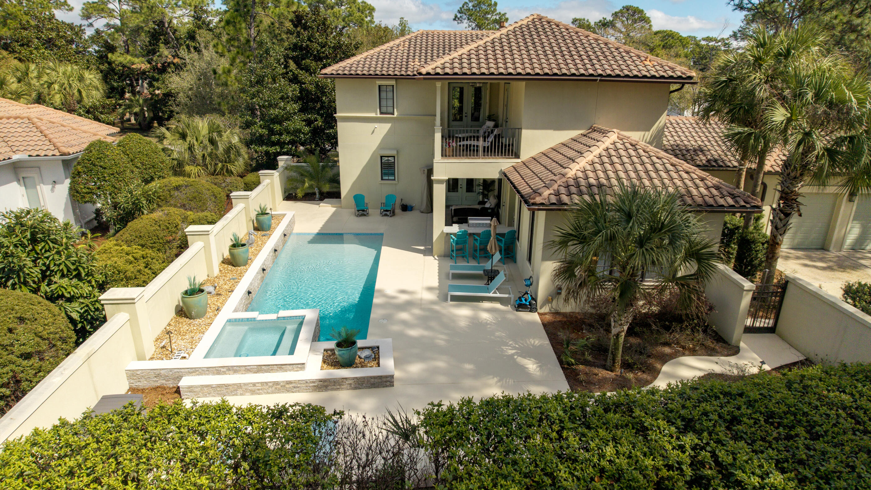 BAYTOWNE AVE EAST - Residential