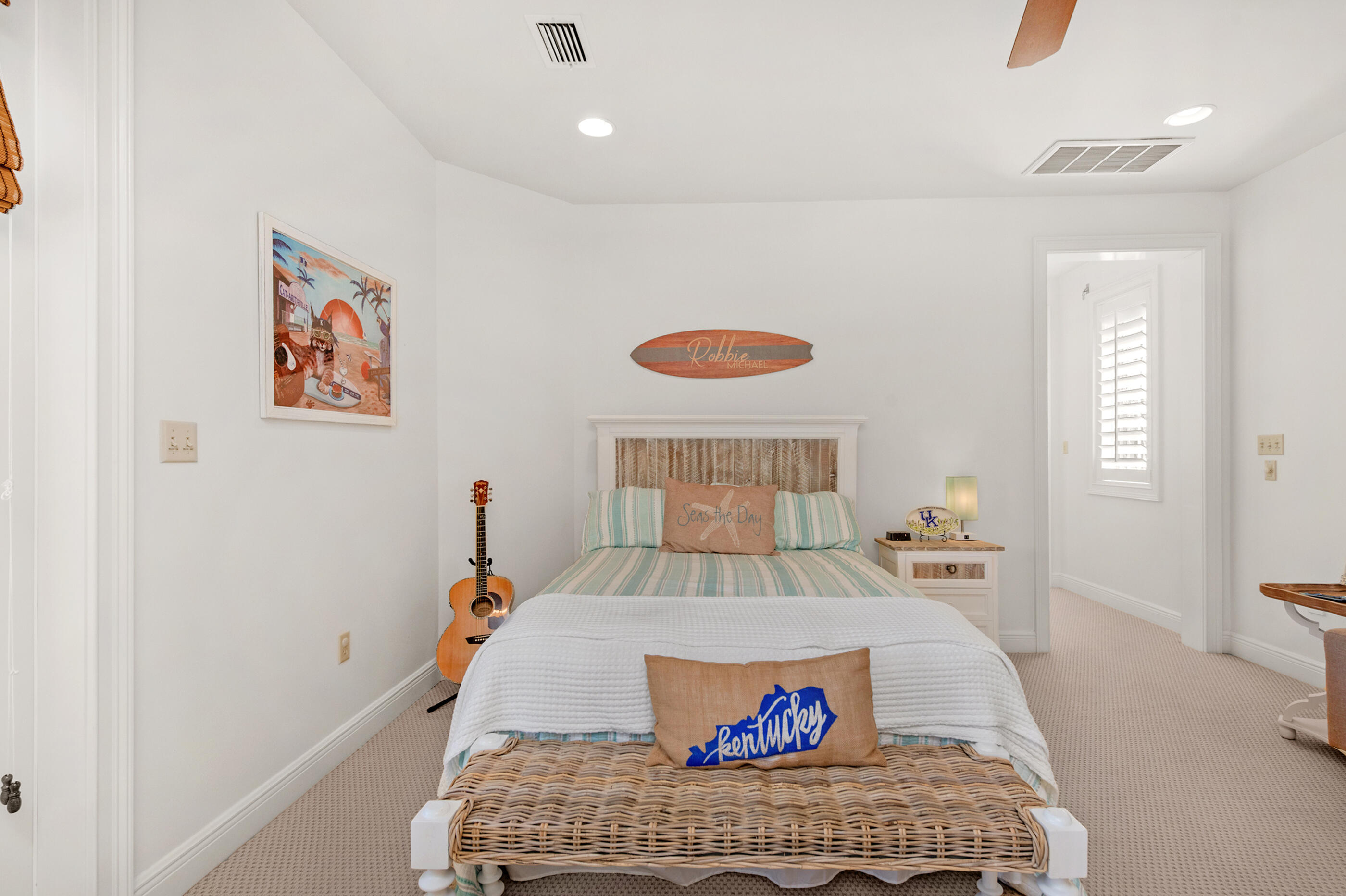 BAYTOWNE AVE EAST - Residential