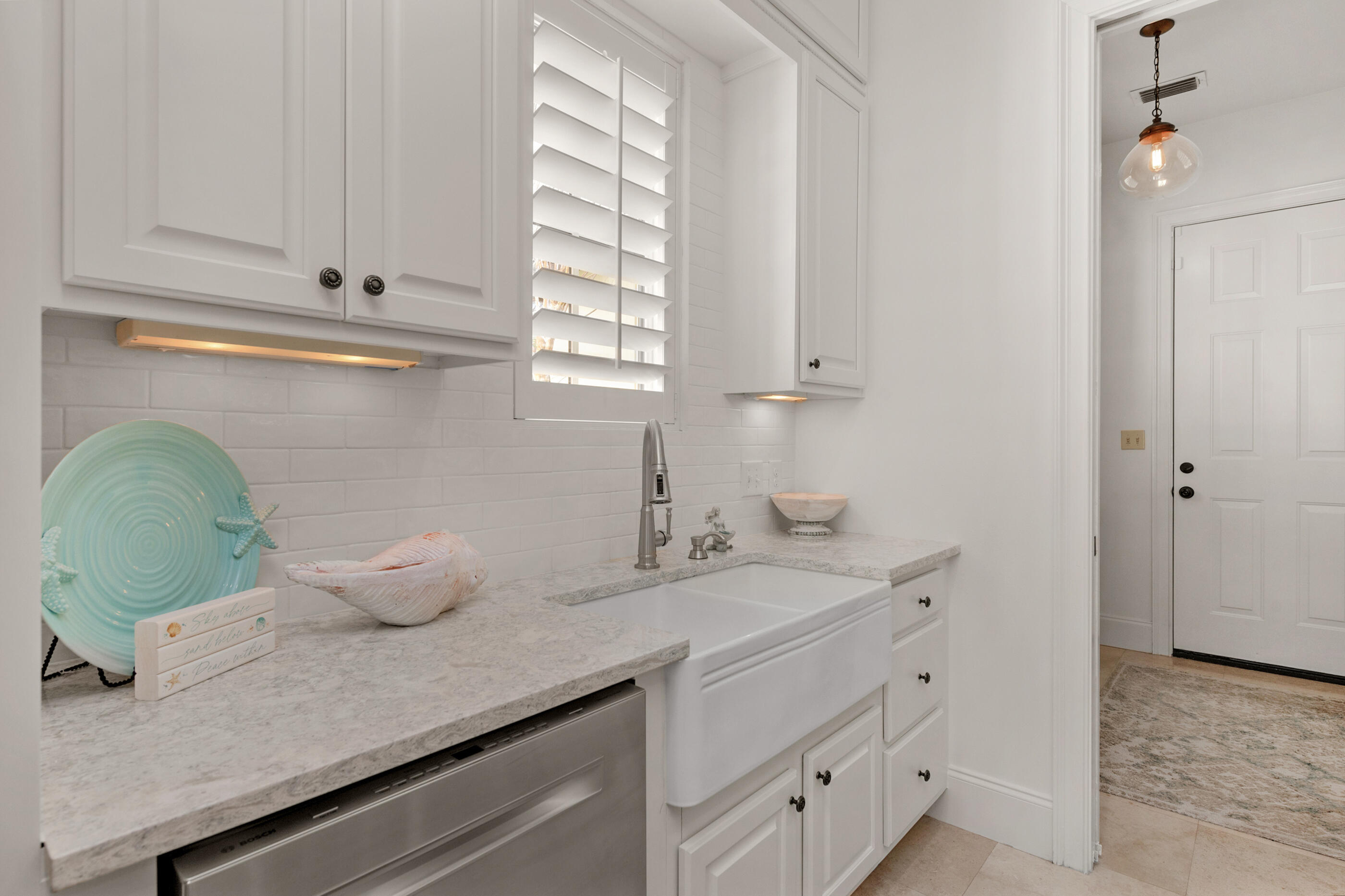 BAYTOWNE AVE EAST - Residential