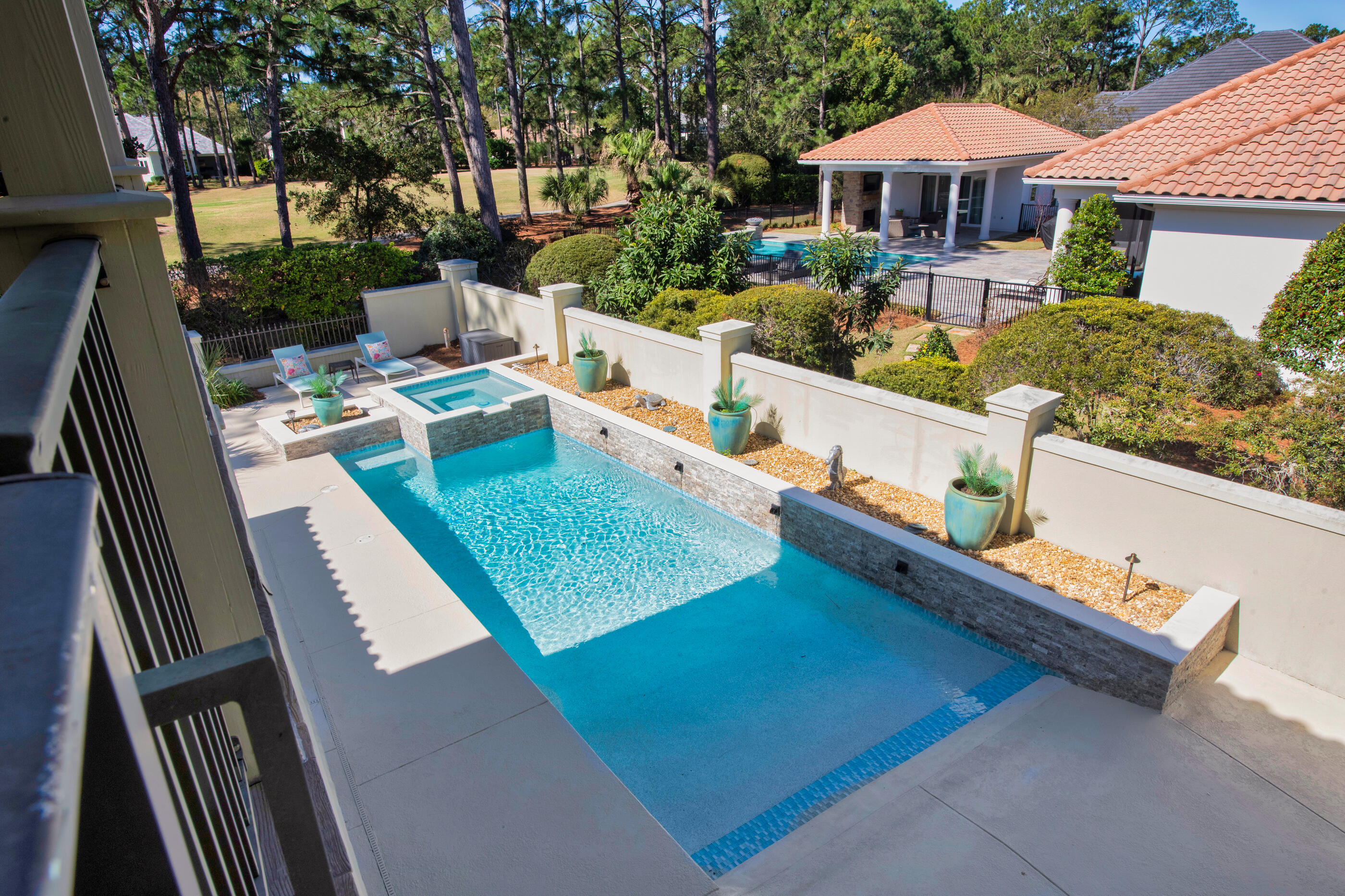 BAYTOWNE AVE EAST - Residential