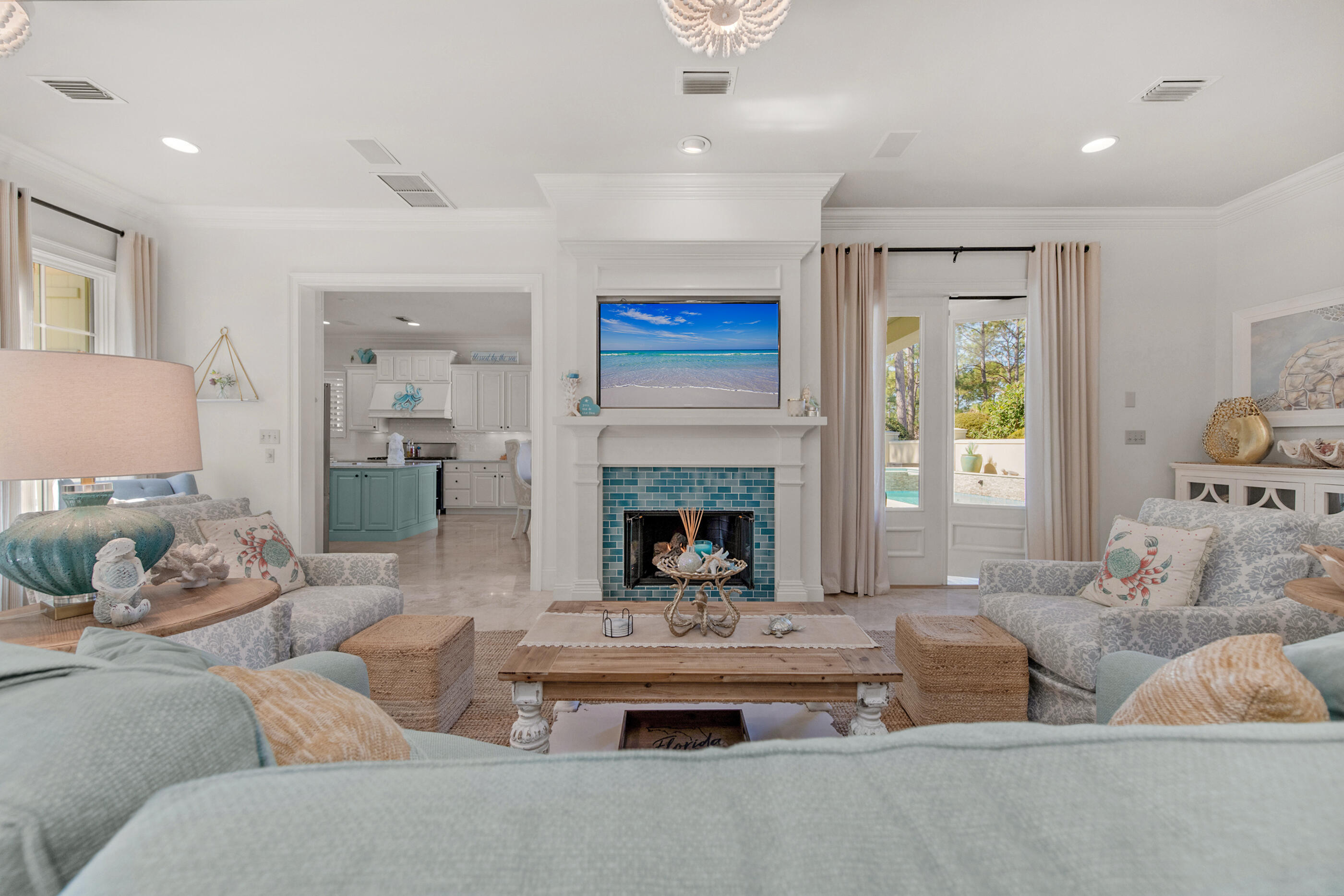 BAYTOWNE AVE EAST - Residential