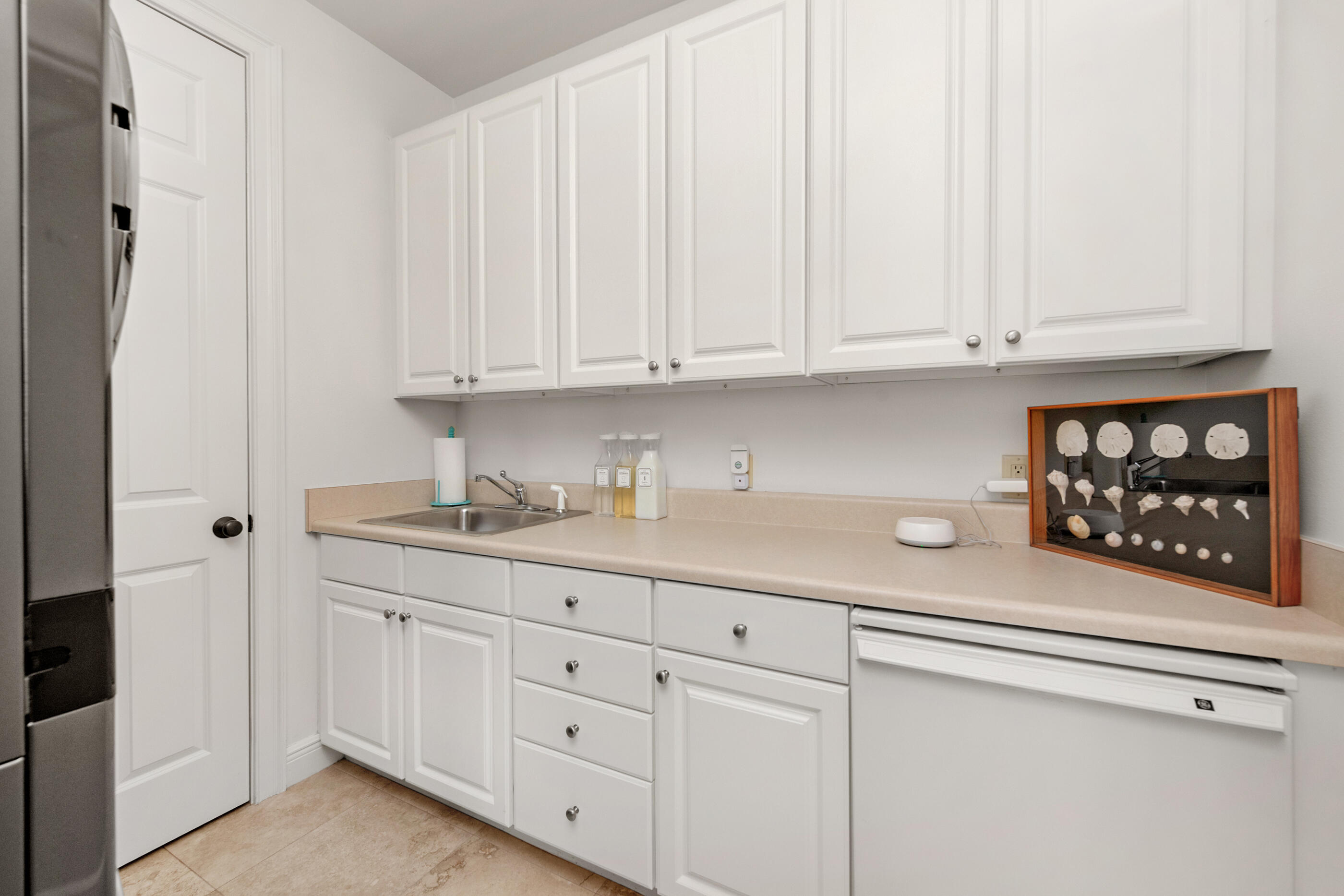 BAYTOWNE AVE EAST - Residential