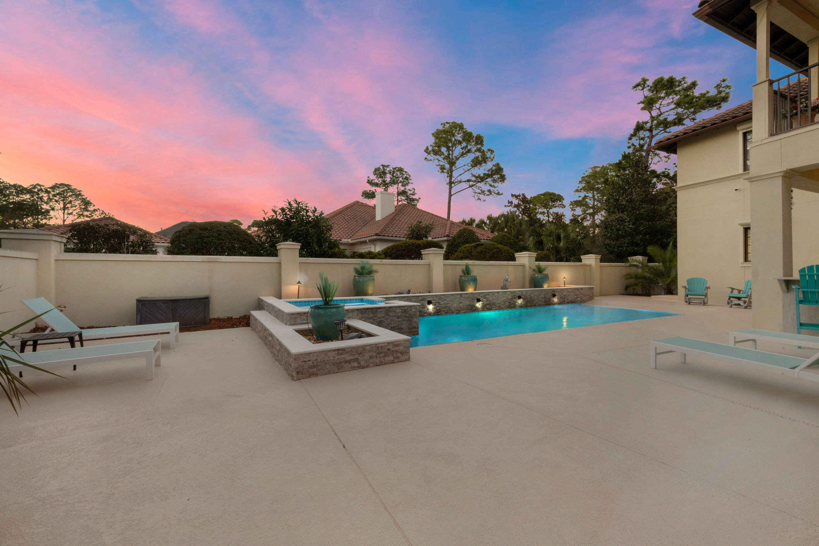 BAYTOWNE AVE EAST - Residential