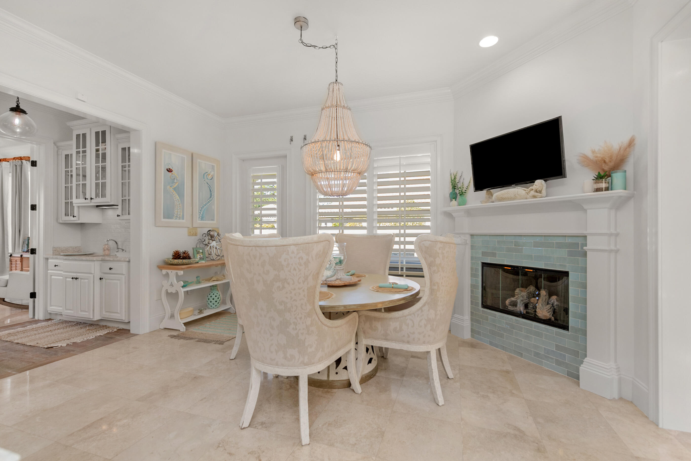 BAYTOWNE AVE EAST - Residential