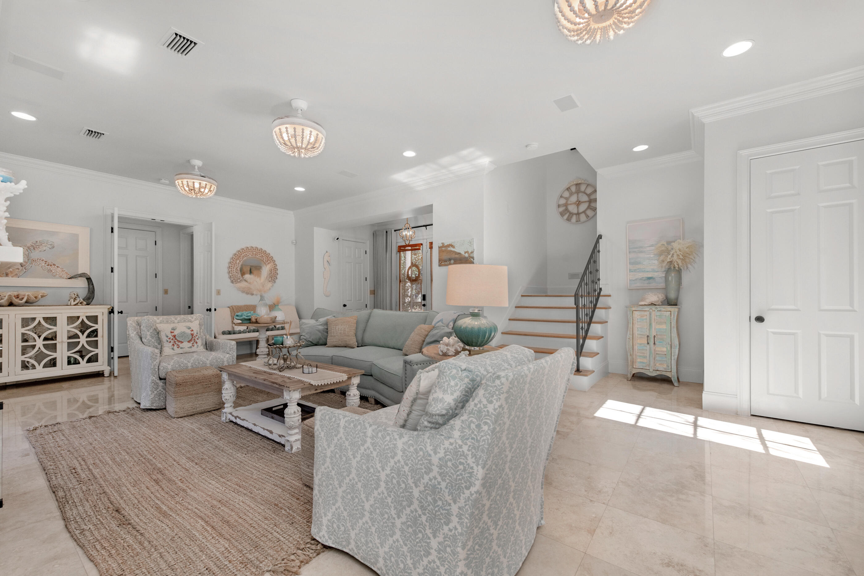 BAYTOWNE AVE EAST - Residential