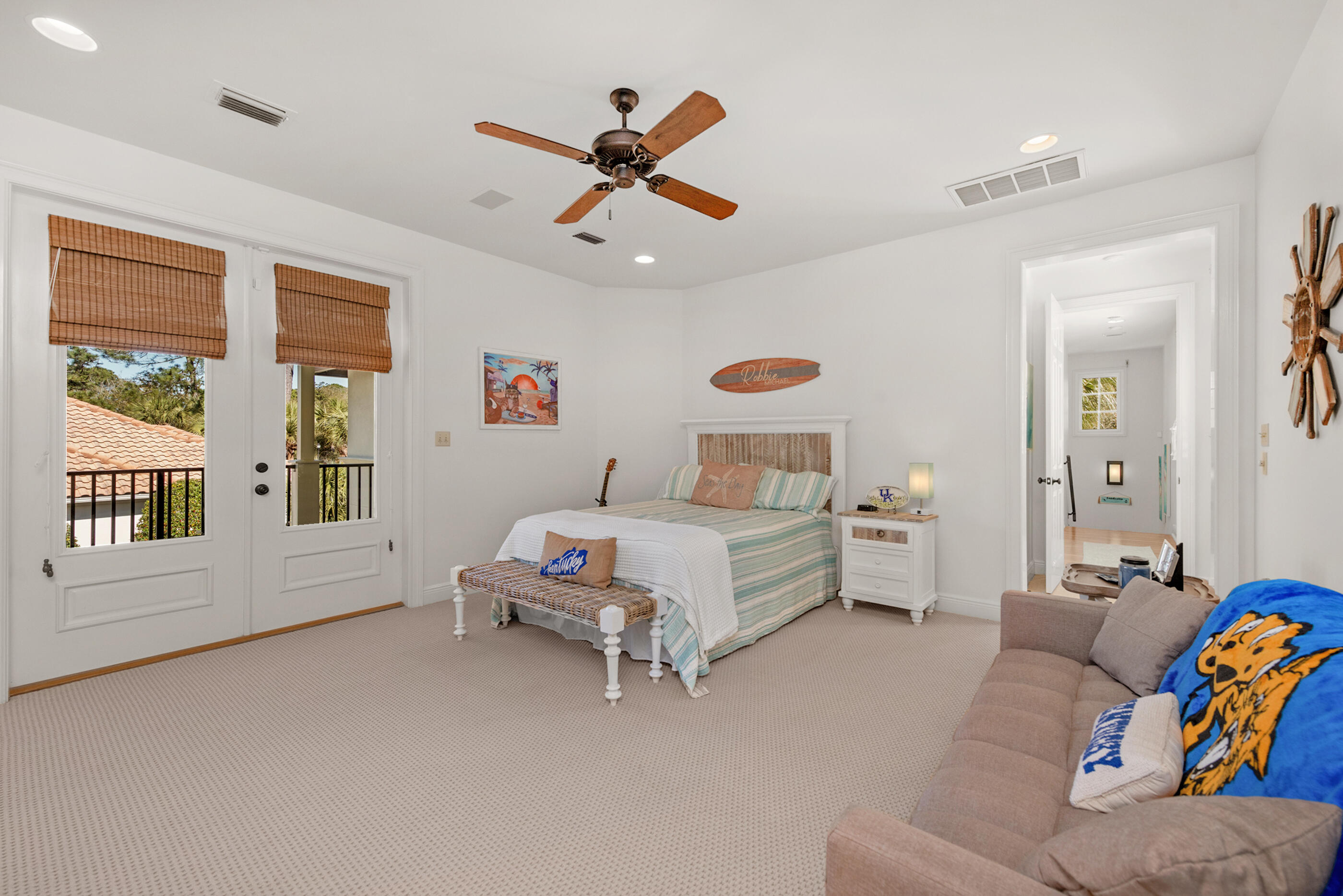 BAYTOWNE AVE EAST - Residential