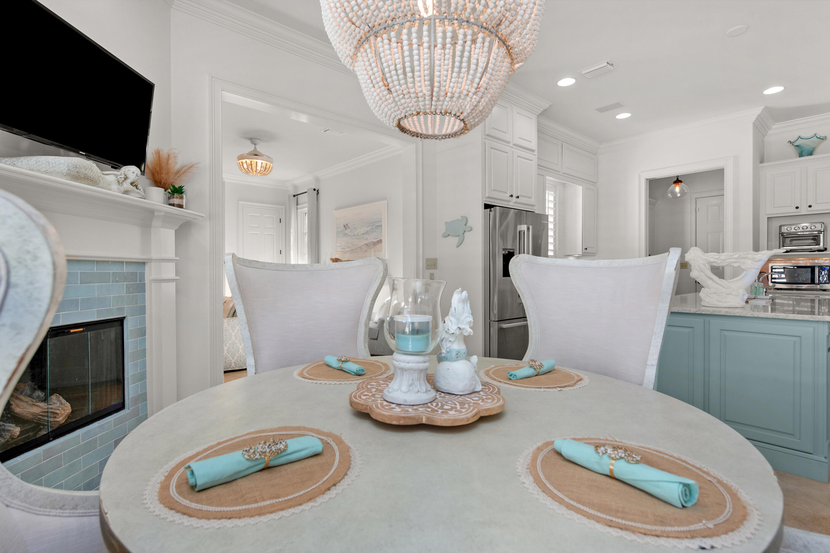 BAYTOWNE AVE EAST - Residential