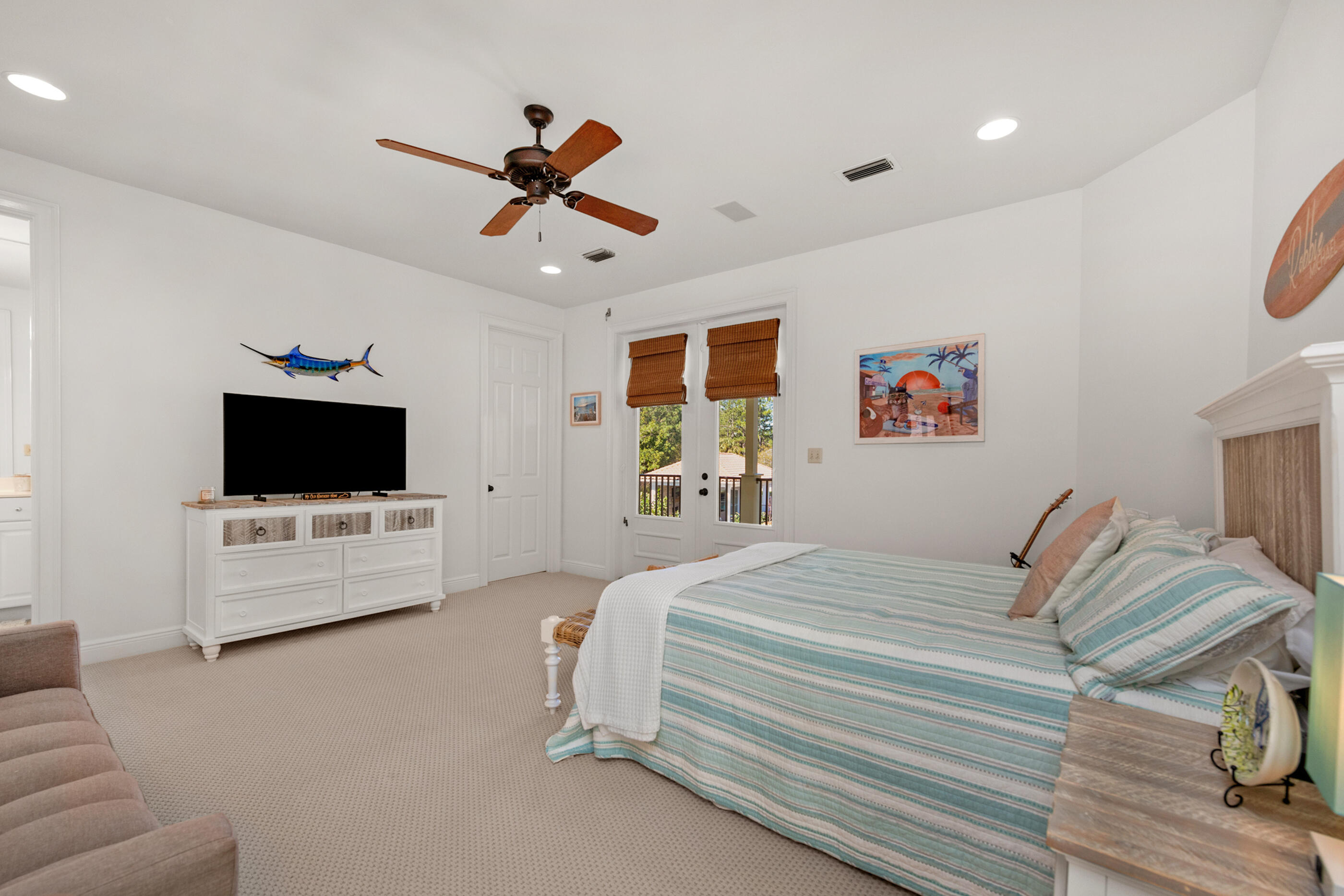 BAYTOWNE AVE EAST - Residential