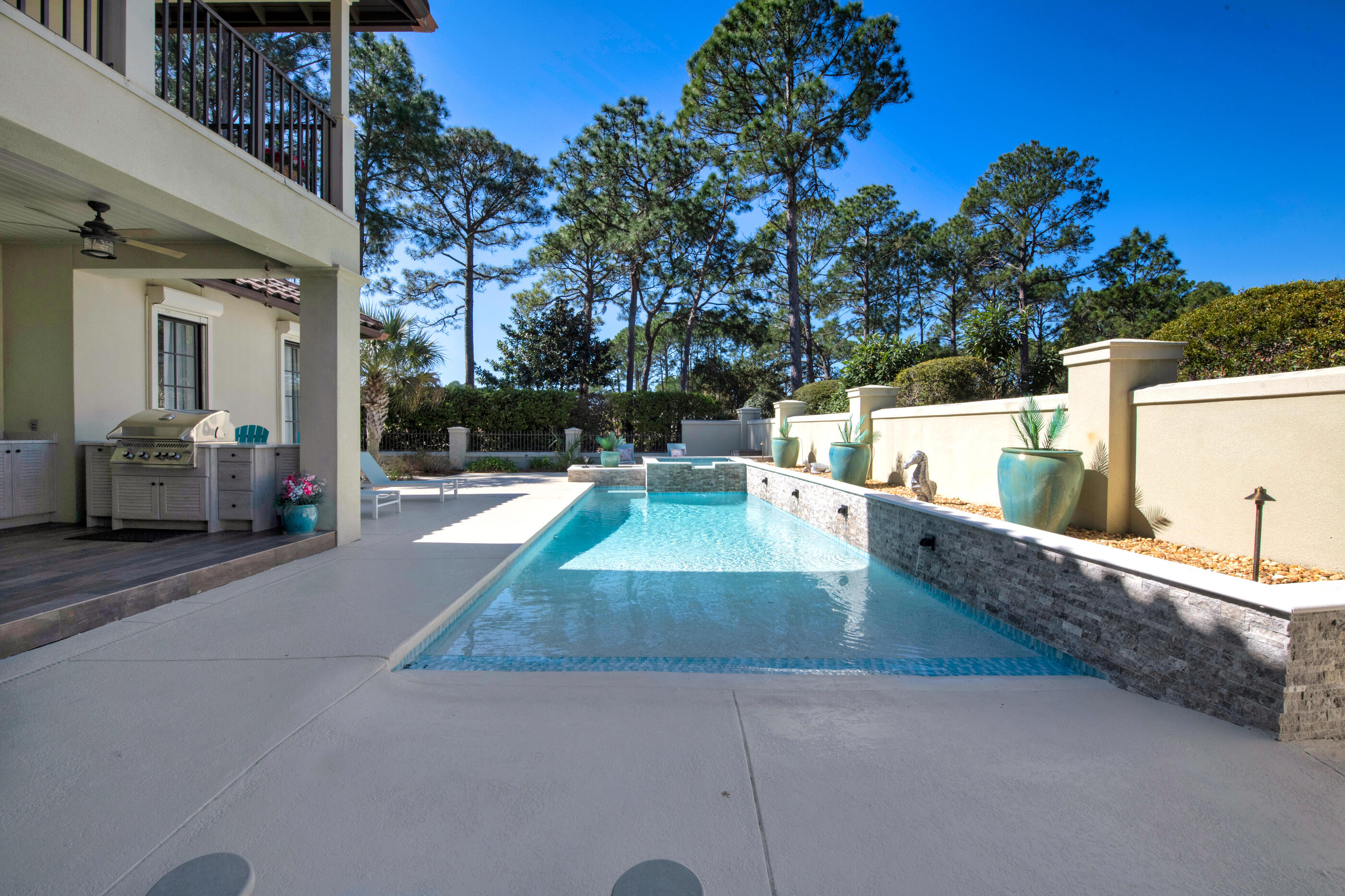 BAYTOWNE AVE EAST - Residential