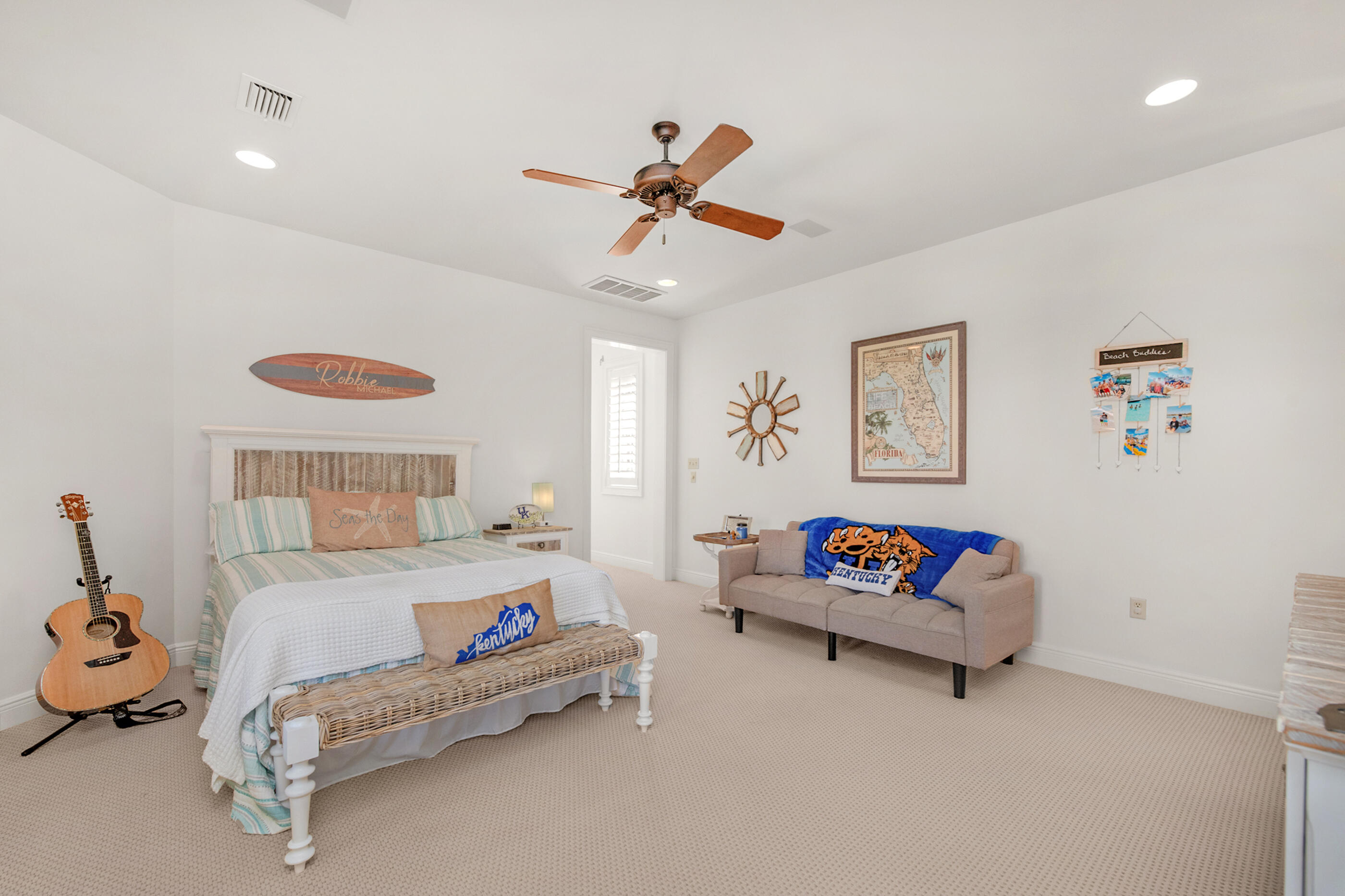 BAYTOWNE AVE EAST - Residential