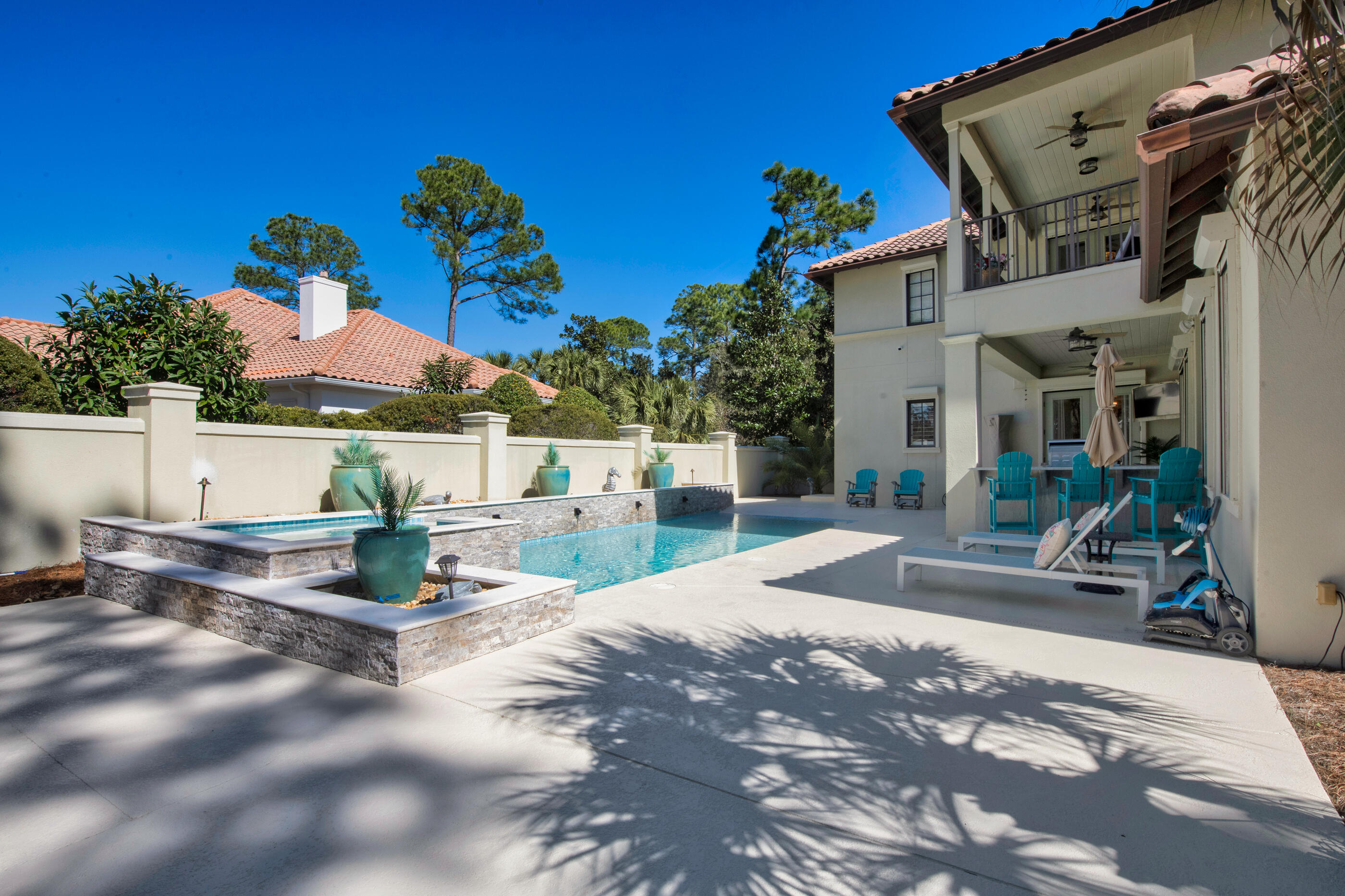 BAYTOWNE AVE EAST - Residential