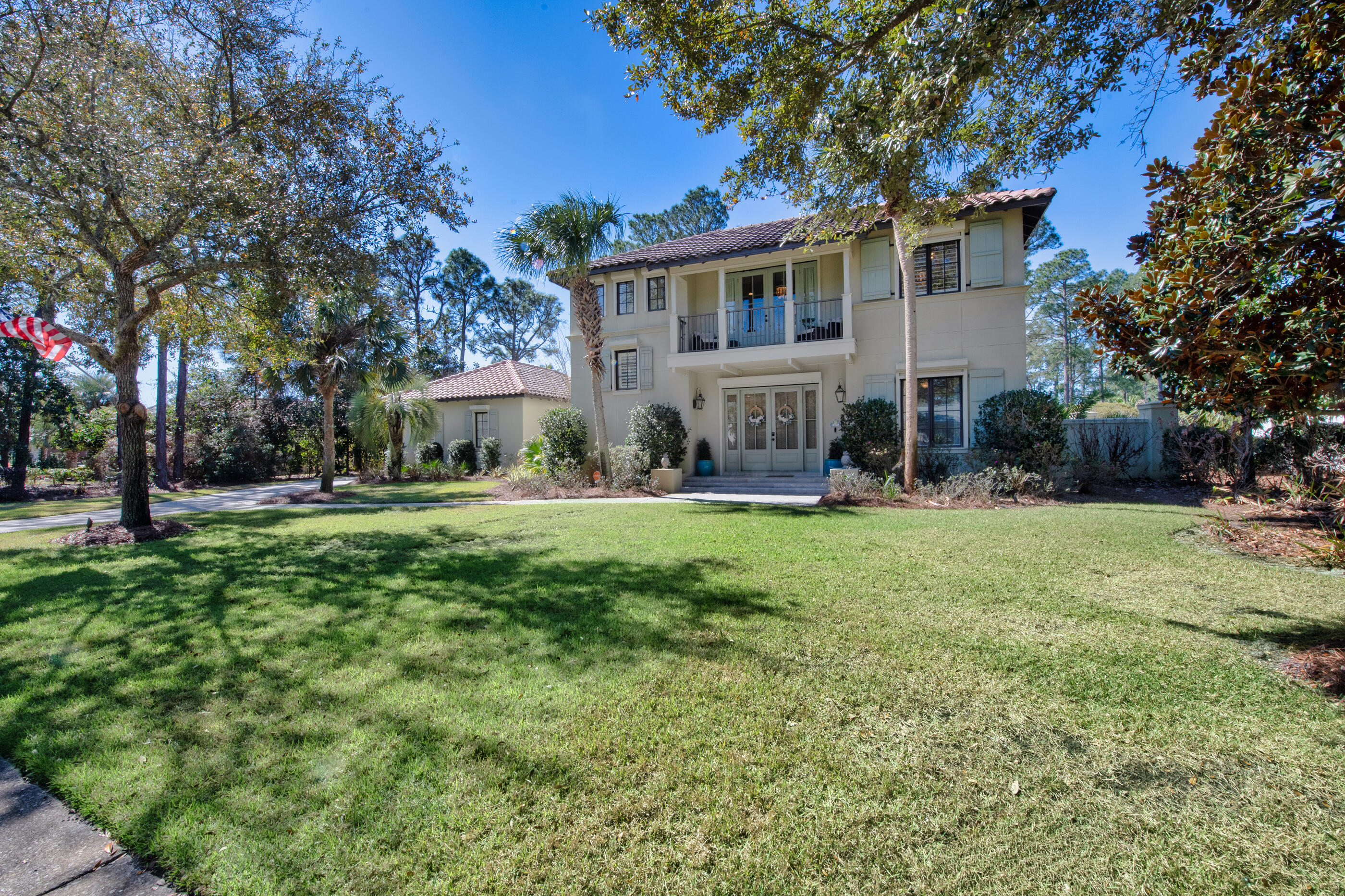 BAYTOWNE AVE EAST - Residential