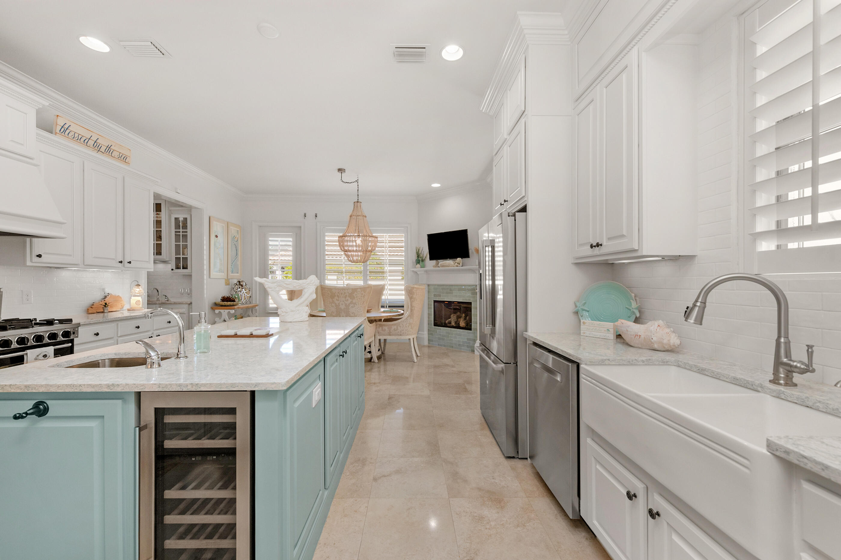 BAYTOWNE AVE EAST - Residential