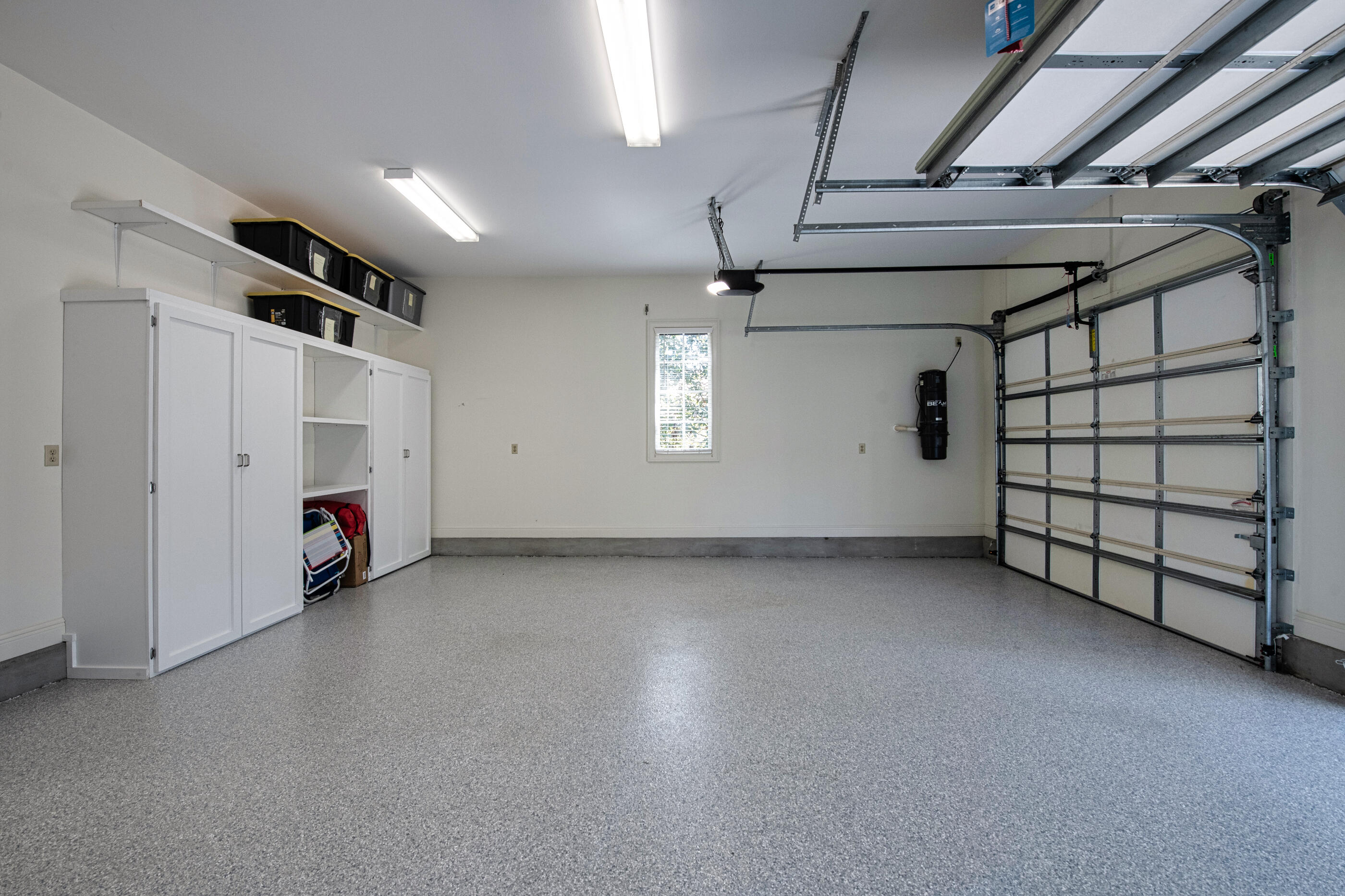 BAYTOWNE AVE EAST - Residential