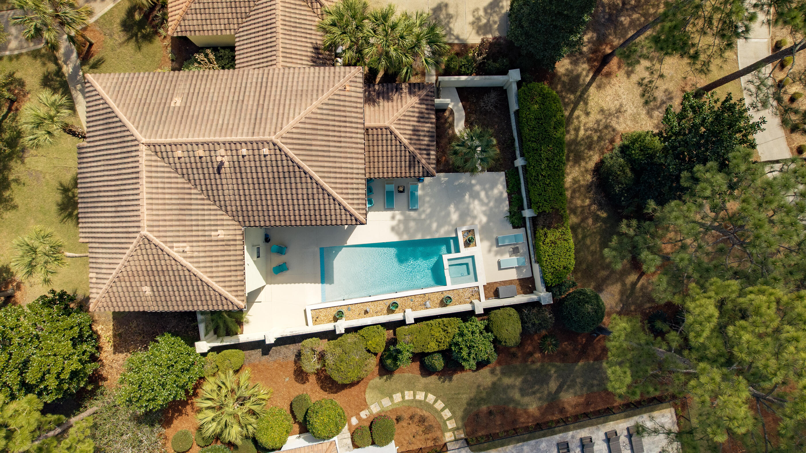 BAYTOWNE AVE EAST - Residential