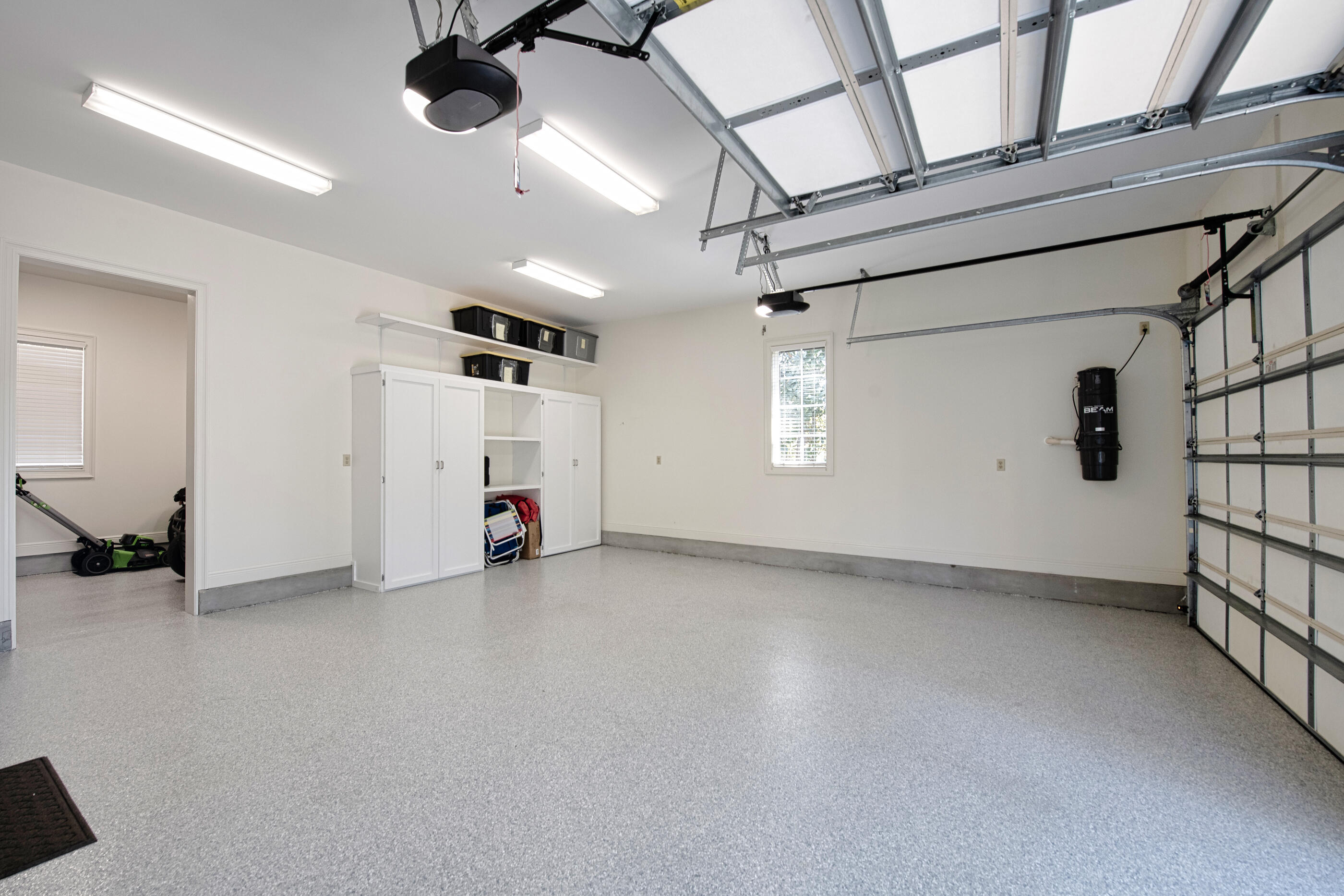 BAYTOWNE AVE EAST - Residential