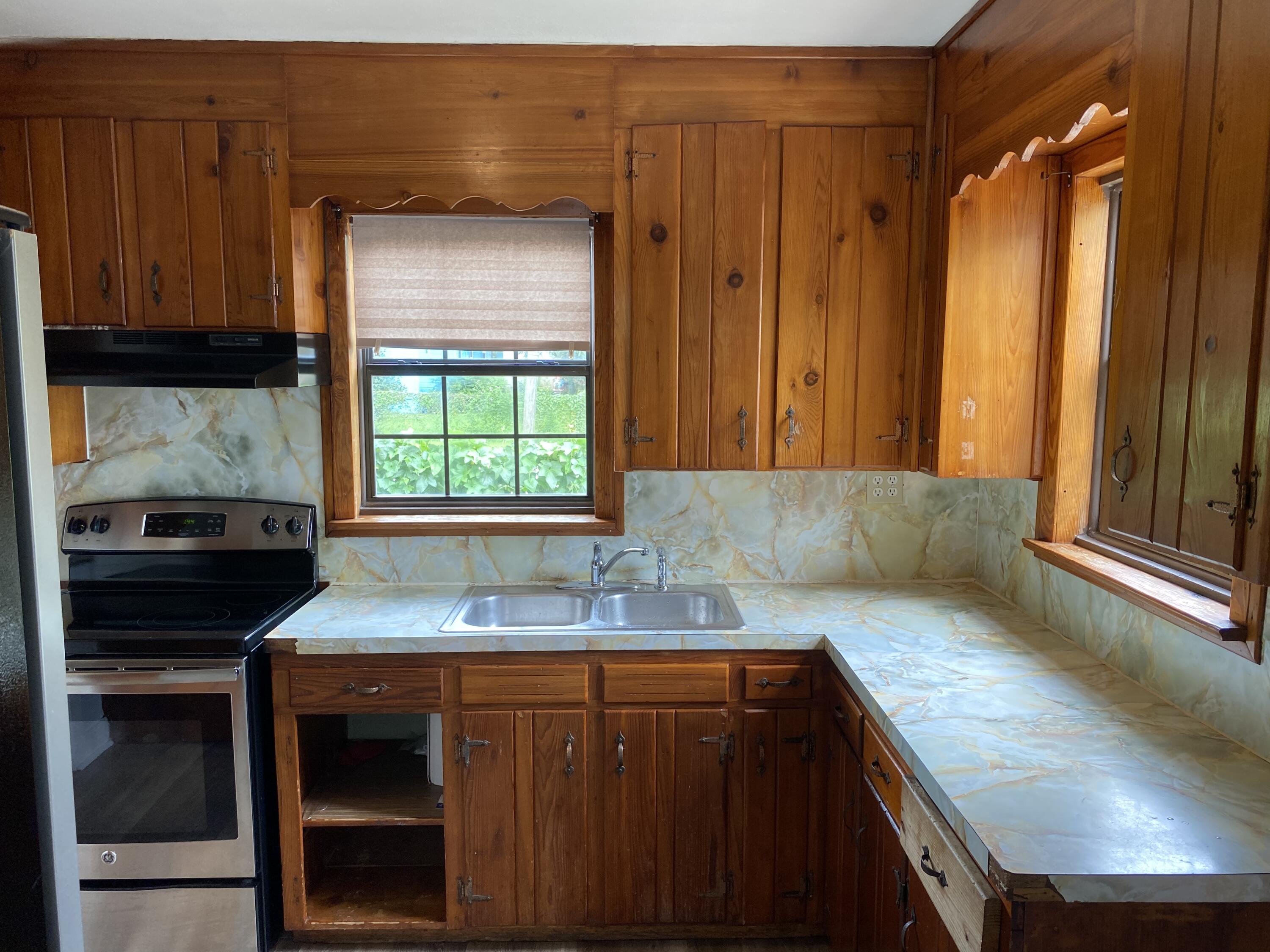 NO RECORDED SUBDIVISION - Residential