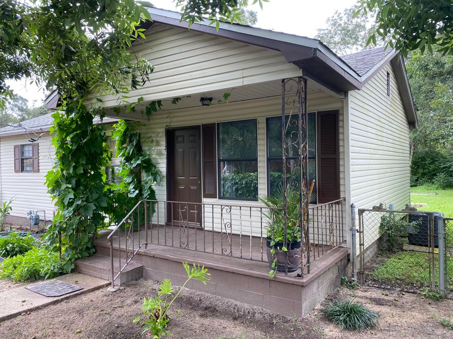 This super cute 2 bedroom, 1 batch home is your own garden oasis.  Inside, you will find lvp flooring, new paint, and a large living area.  The HVAC is only 4 years old. There are blueberry bushes, various fruit trees, and herbs planted throughout the lot.There is also a detached 2 car cinder block garage at the end of the driveway. (garage roof needs replacing)Make your appointment today to come see this quaint property.