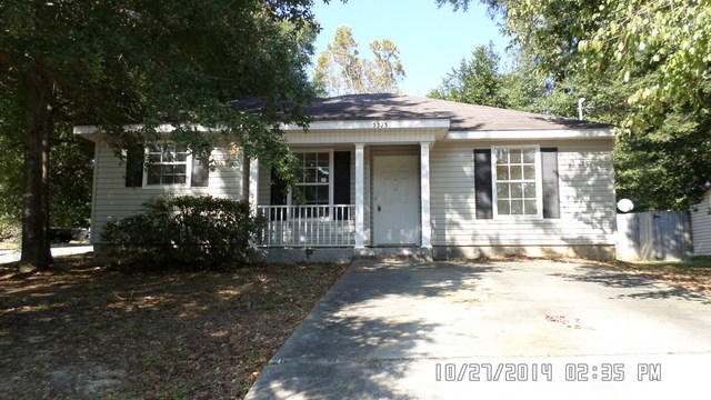 Very conveniently located in the Heart of Milton, this 3 bedroom 2 bath home is convenient to everything. Just over 1000 sf this home was built in 1999 and has all vinyl siding and a privacy fenced back yard. A corner lot, this home has a small front porch and an open patio in the back. Inside, the great room has vaulted ceilings the bedrooms are split bedroom design, located off of each side of the living room. Kitchen is open and dining area and laundry area are found here. This home needs work and will not qualify for all financing. Perfect opportunity for someone with some handyman skills or an investor. Call today to set up your showing!