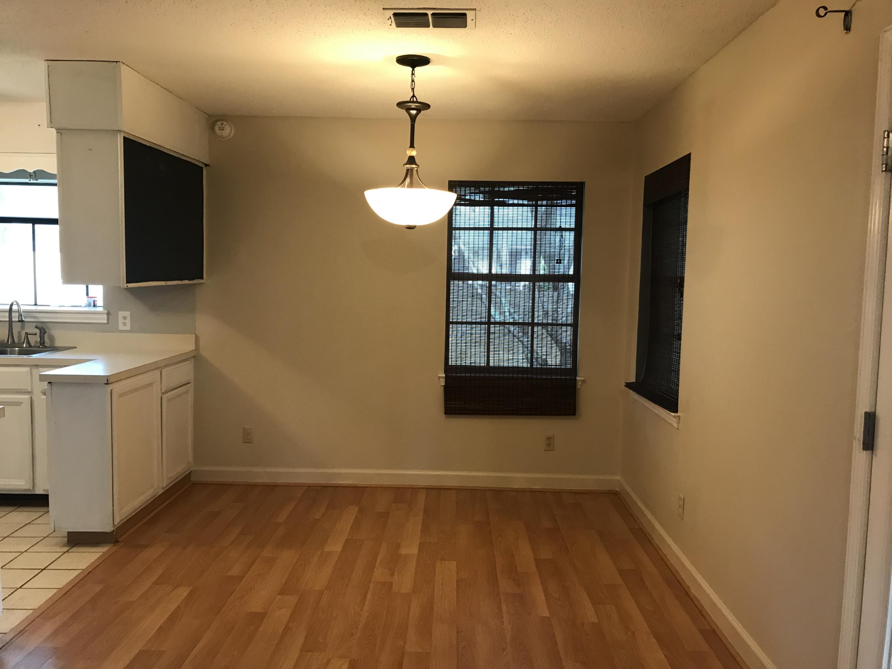 LAKESIDE VILLAGE - Residential Lease