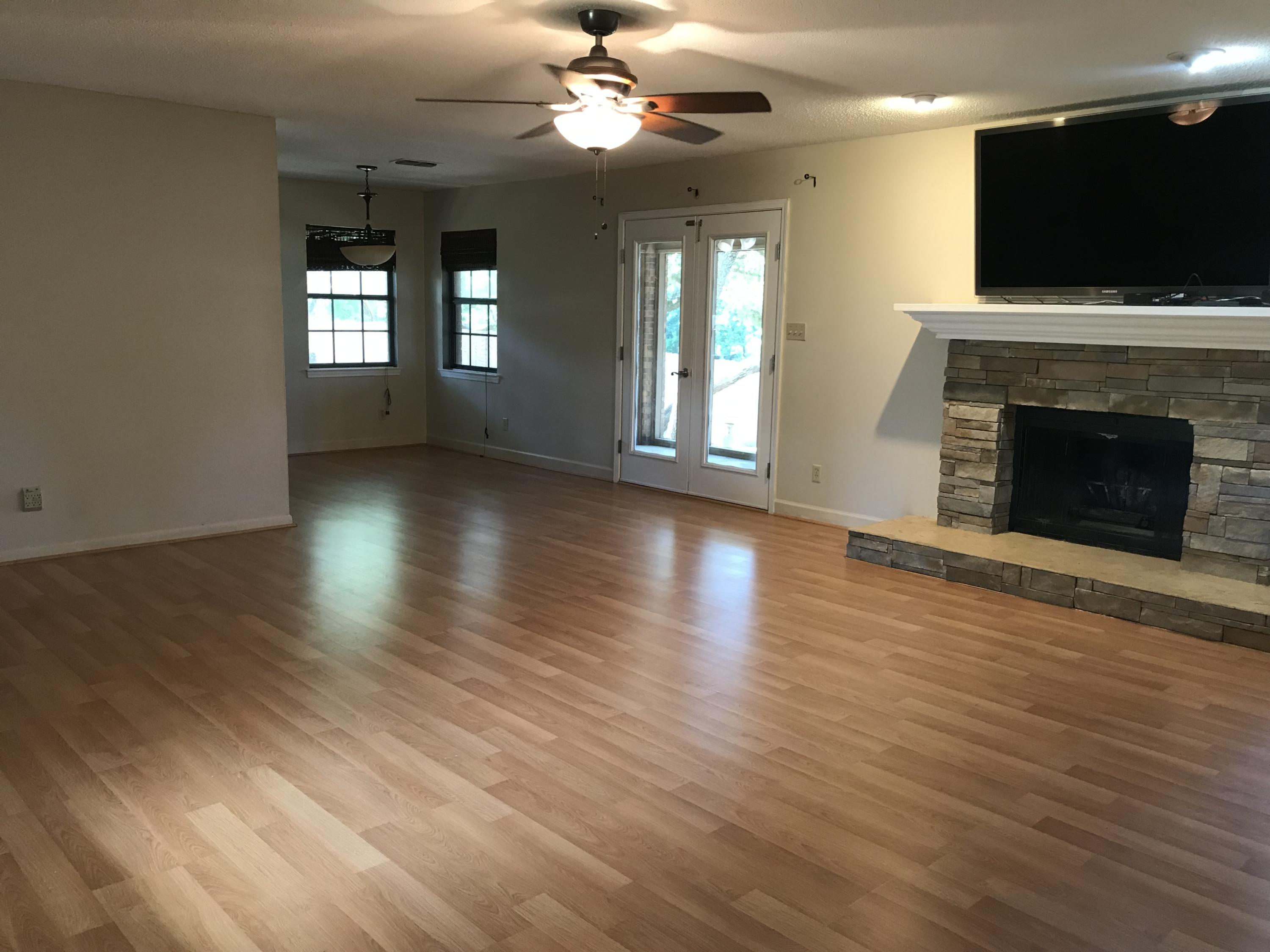 LAKESIDE VILLAGE - Residential Lease