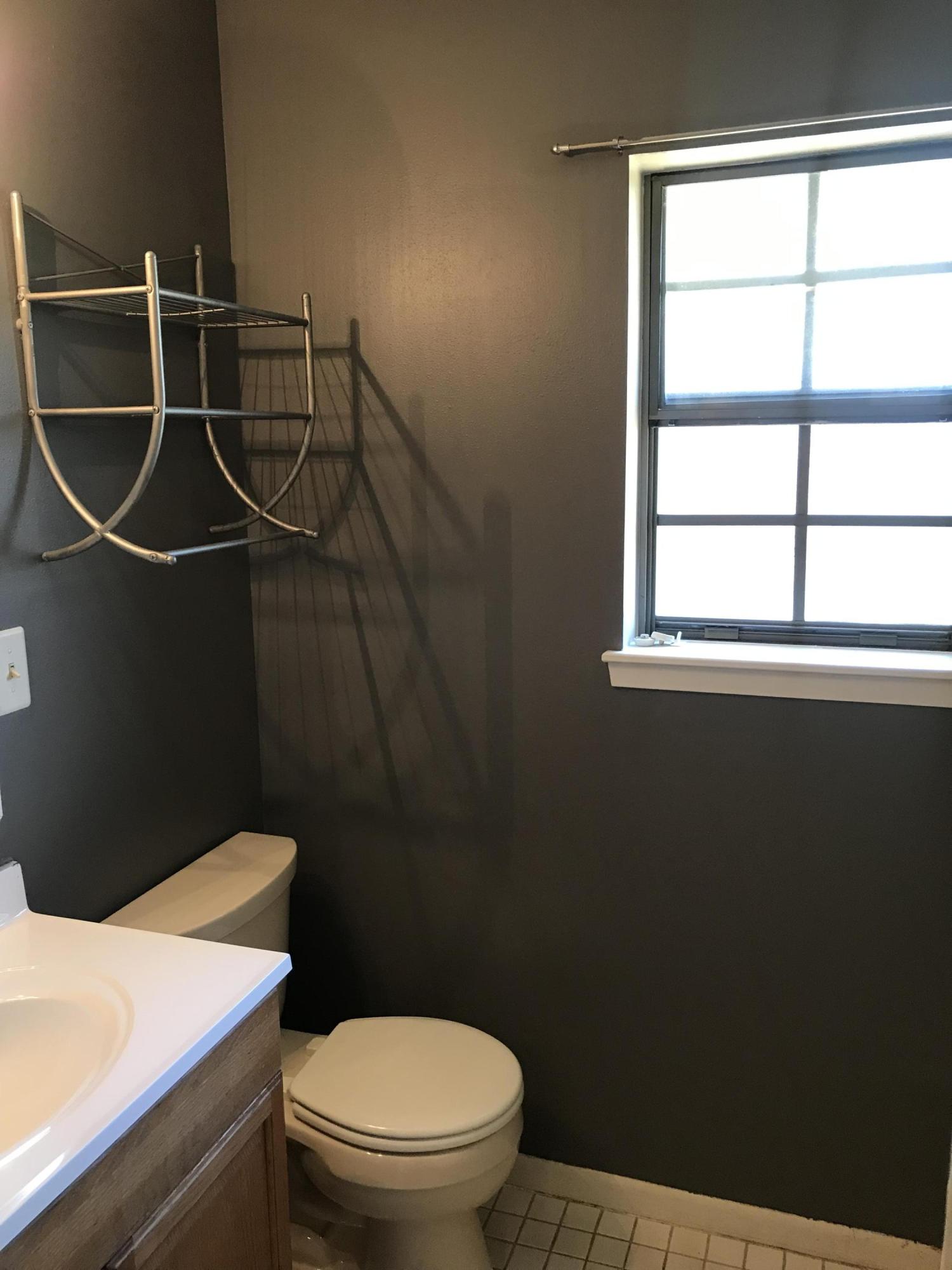 LAKESIDE VILLAGE - Residential Lease