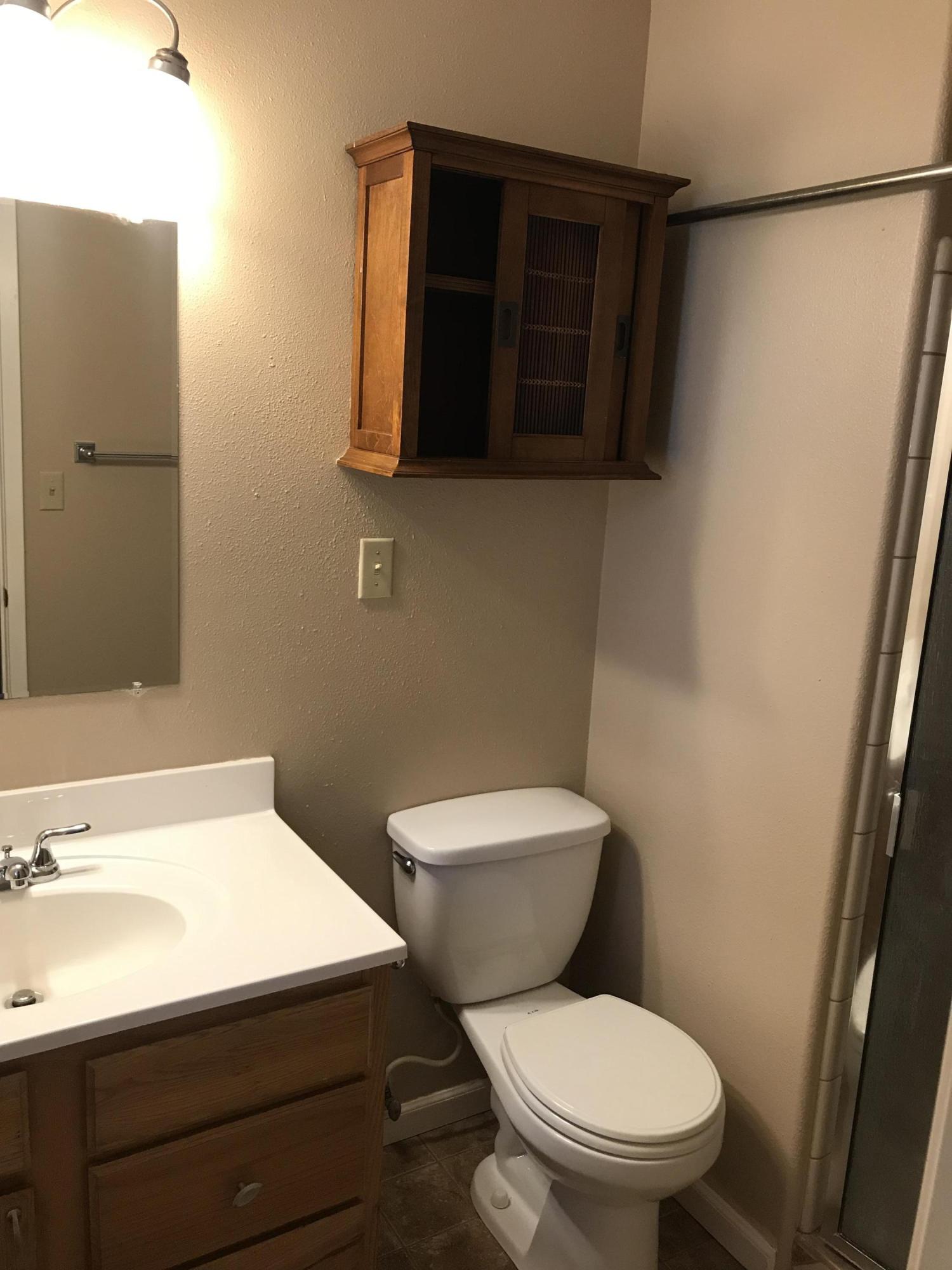 LAKESIDE VILLAGE - Residential Lease