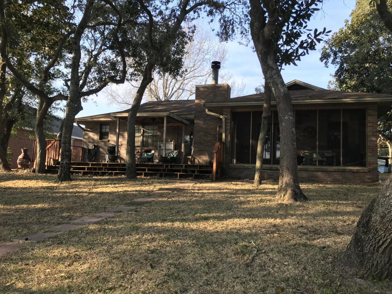 LAKESIDE VILLAGE - Residential Lease