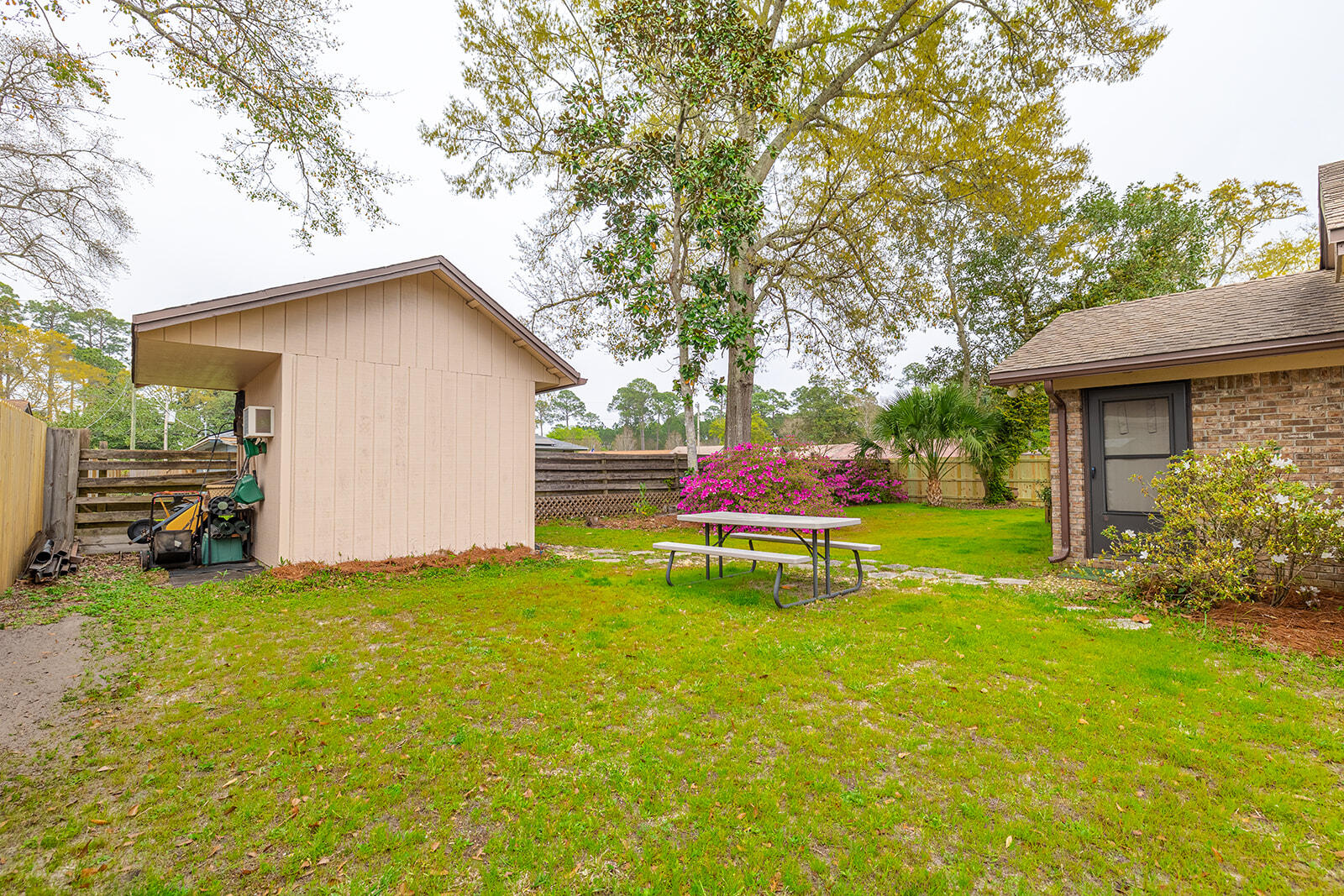 PINEWOOD ESTATES 2 - Residential