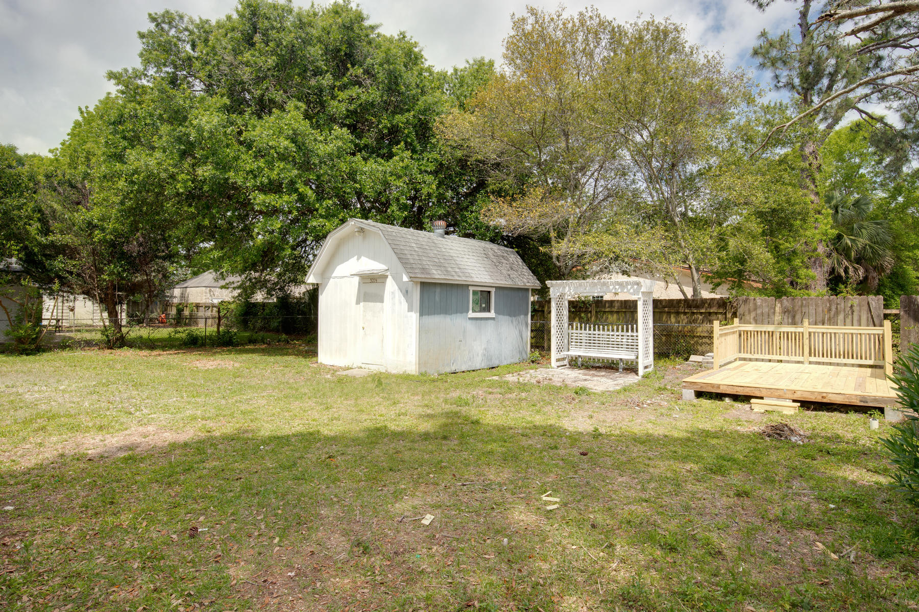 7TH ADD ELLIOTT PT LOT 2 BLK 10 - Residential