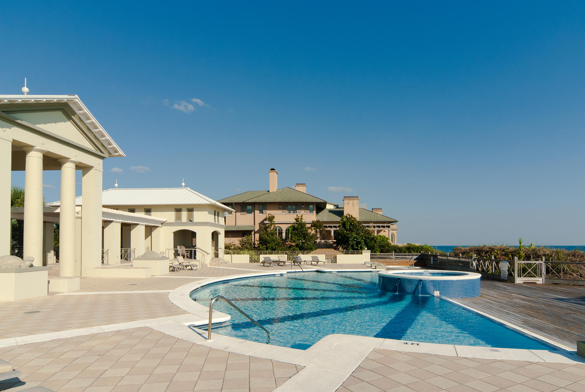 RETREAT THE - Residential