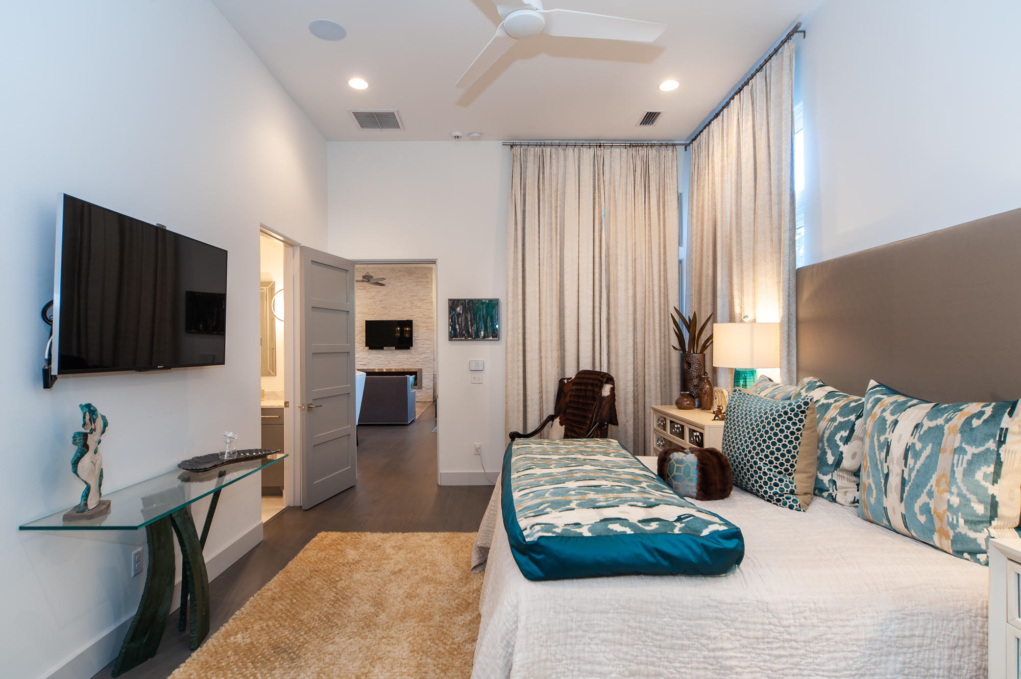 RETREAT THE - Residential