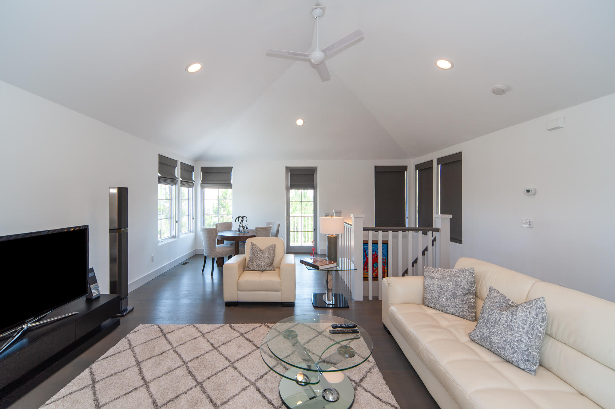 RETREAT THE - Residential