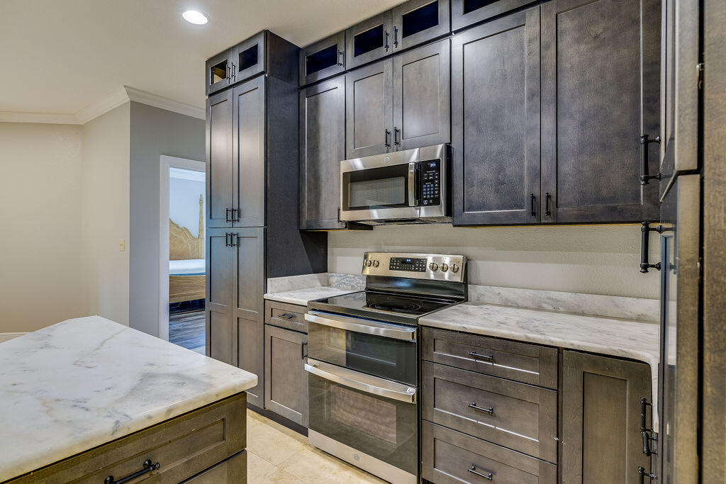 WOODLAND BAYOU ESTATES - Residential