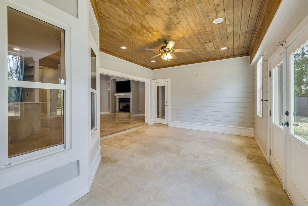 WOODLAND BAYOU ESTATES - Residential