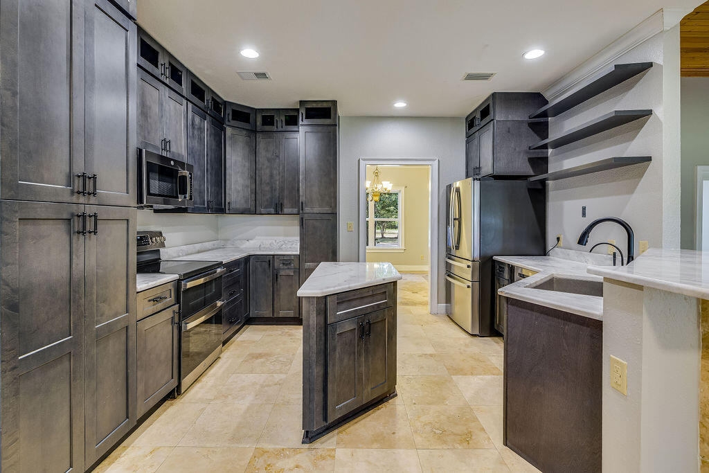 WOODLAND BAYOU ESTATES - Residential