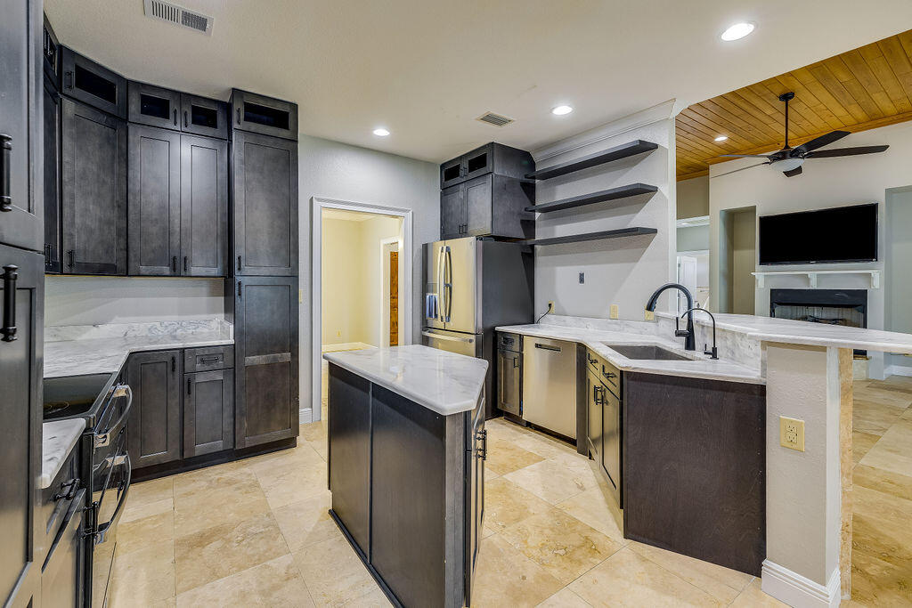 WOODLAND BAYOU ESTATES - Residential