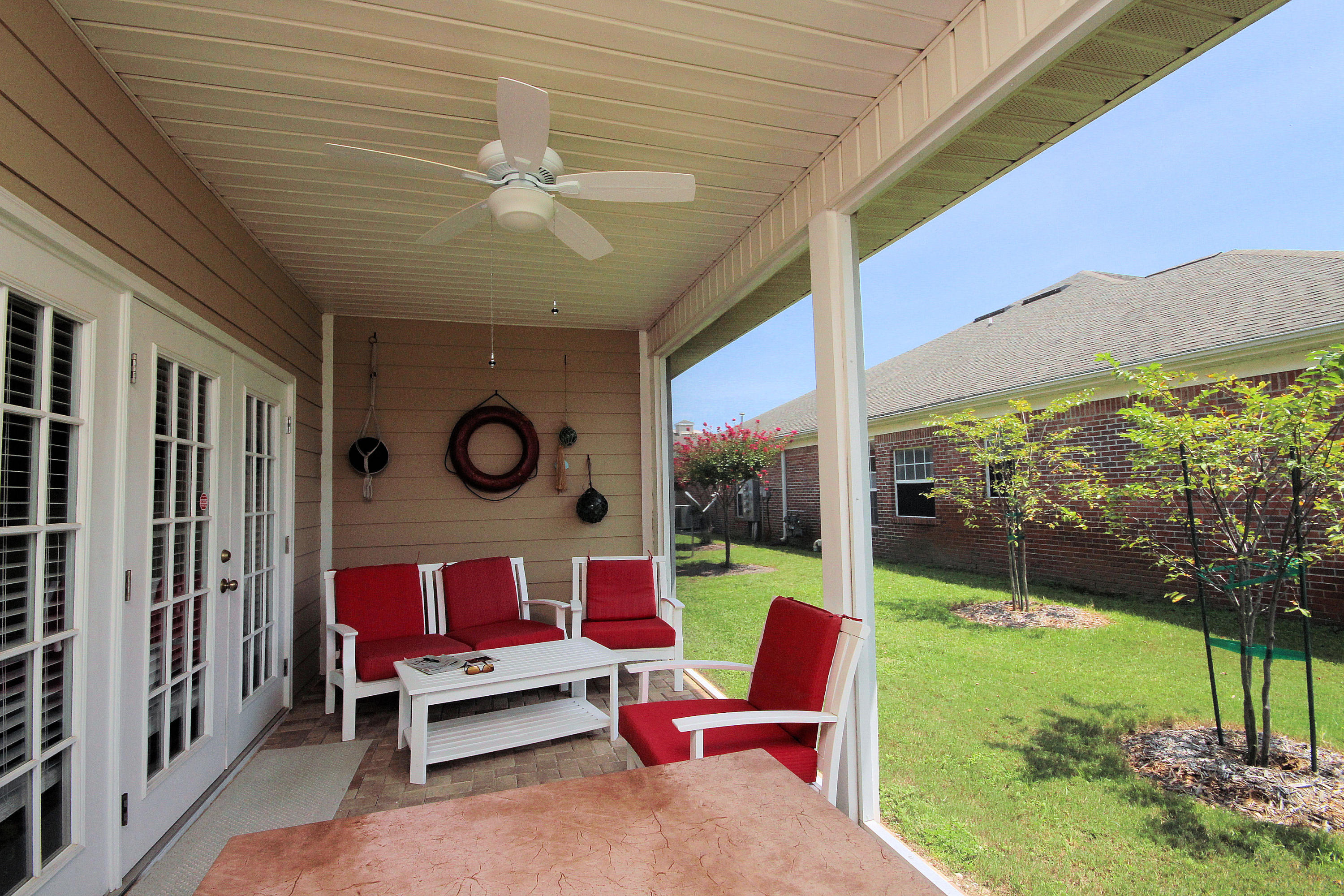 DIAMOND LAKES - Residential