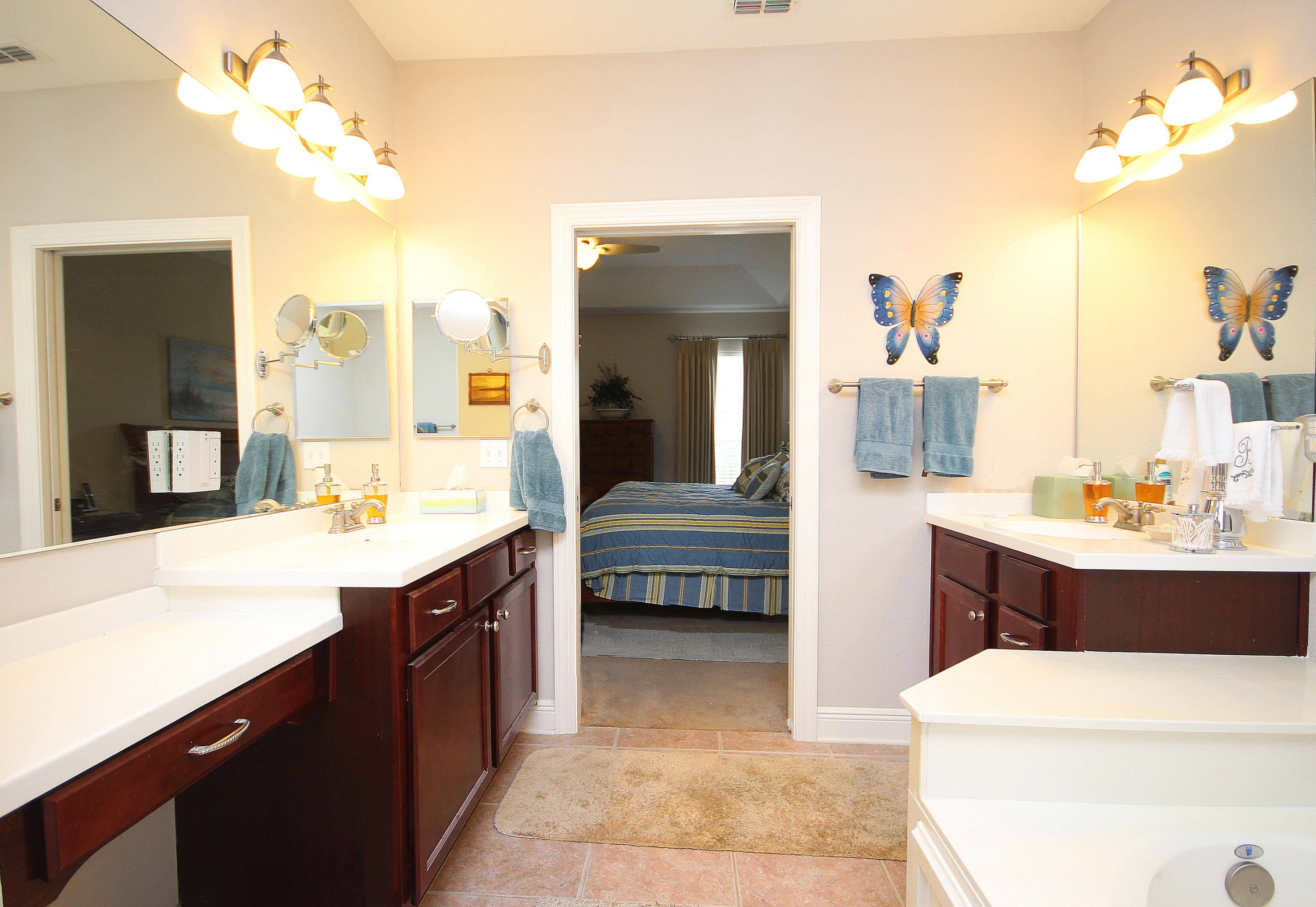 DIAMOND LAKES - Residential