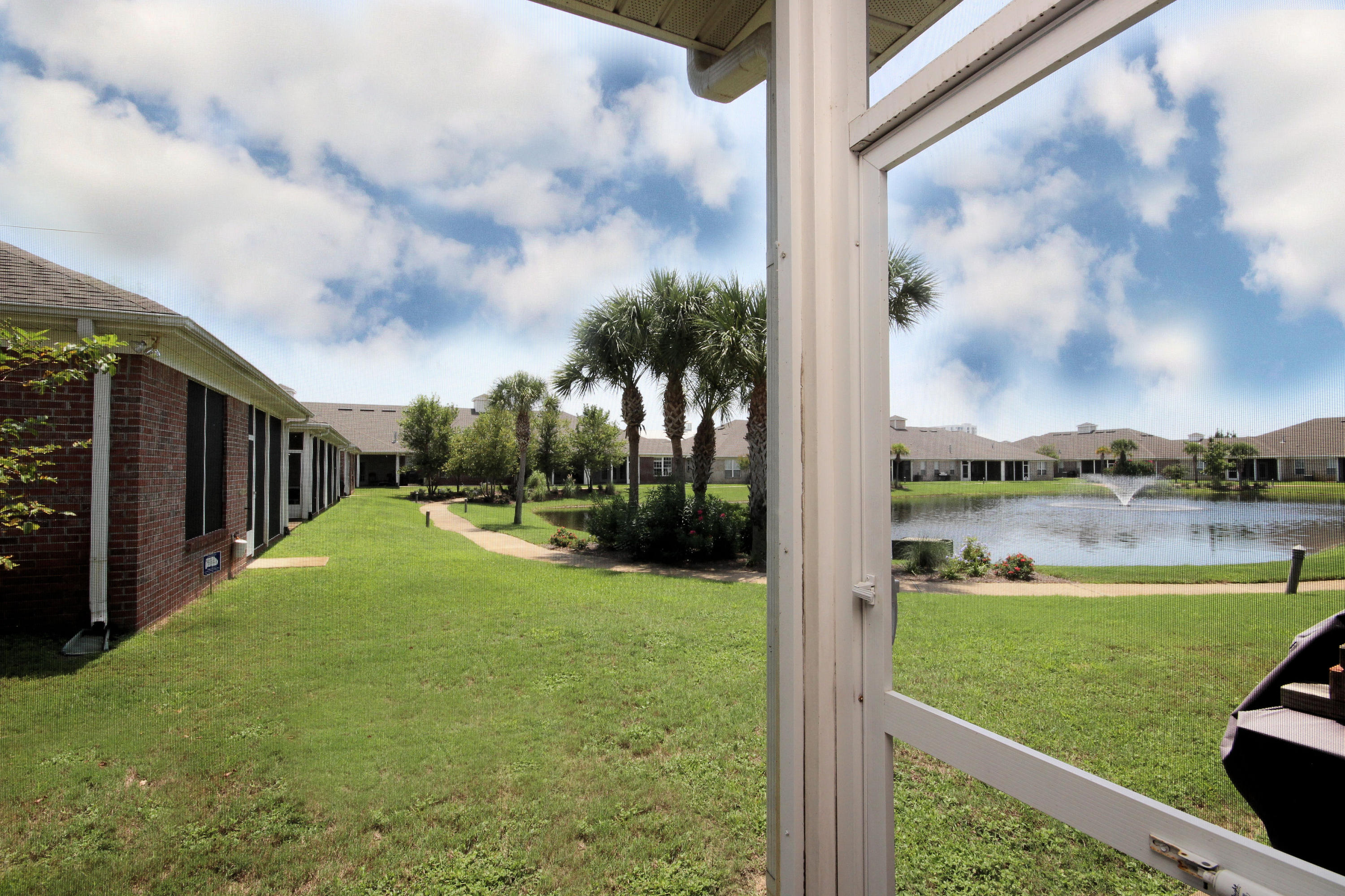 DIAMOND LAKES - Residential