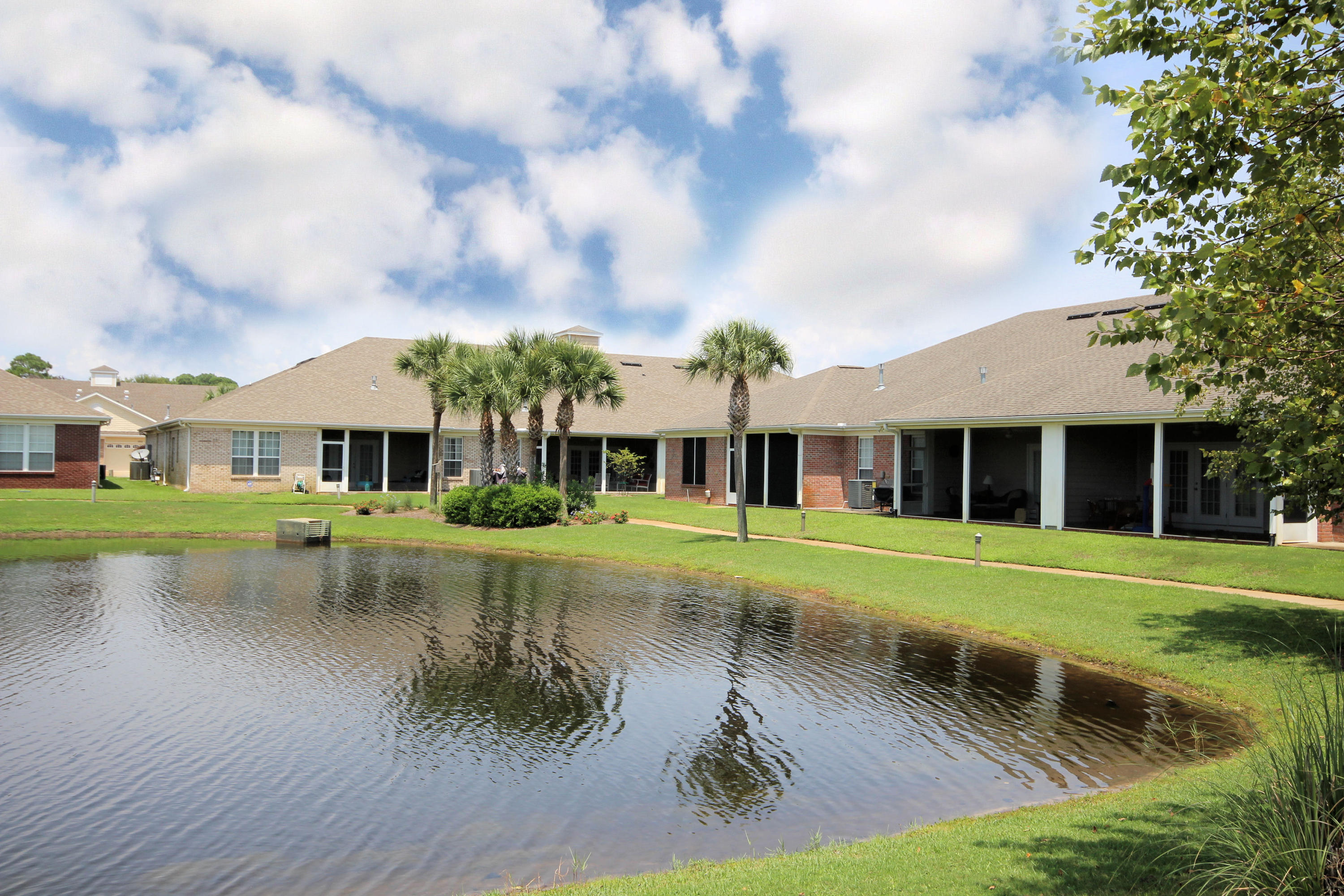 DIAMOND LAKES - Residential