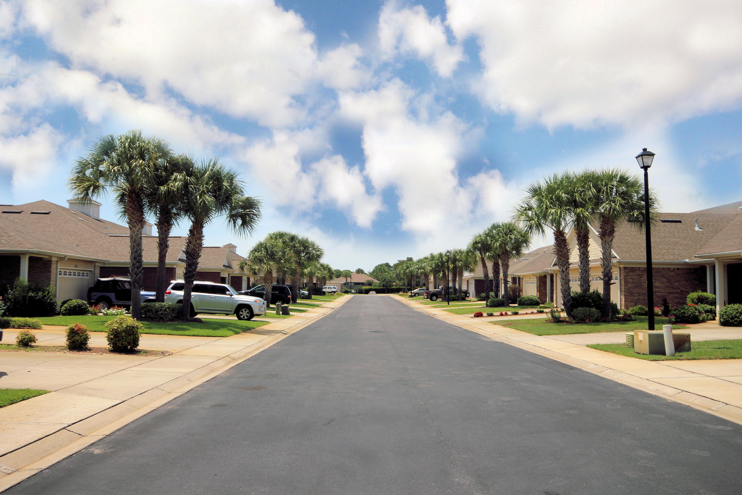 DIAMOND LAKES - Residential