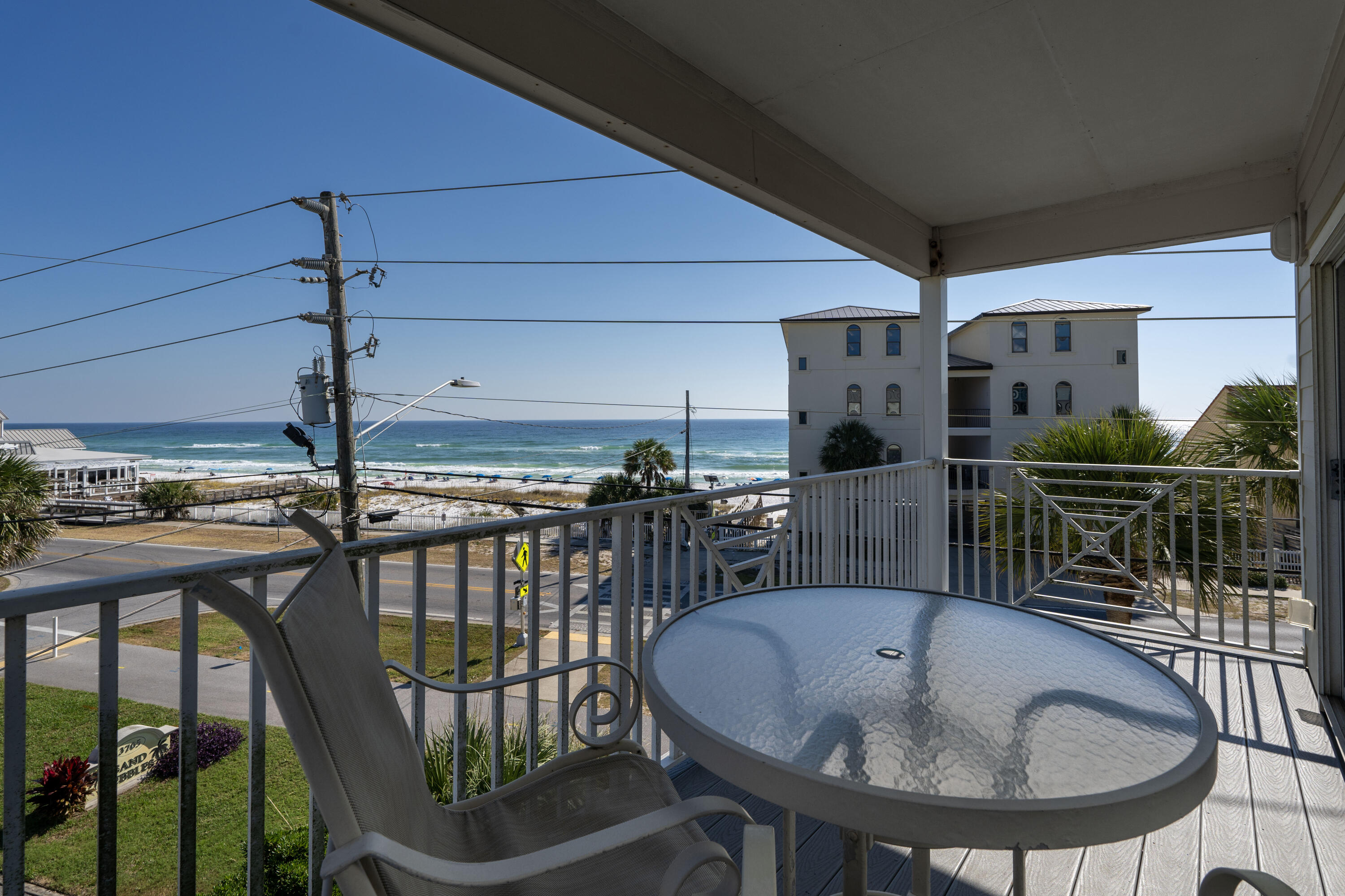 BEACH POINTE T/H - Residential