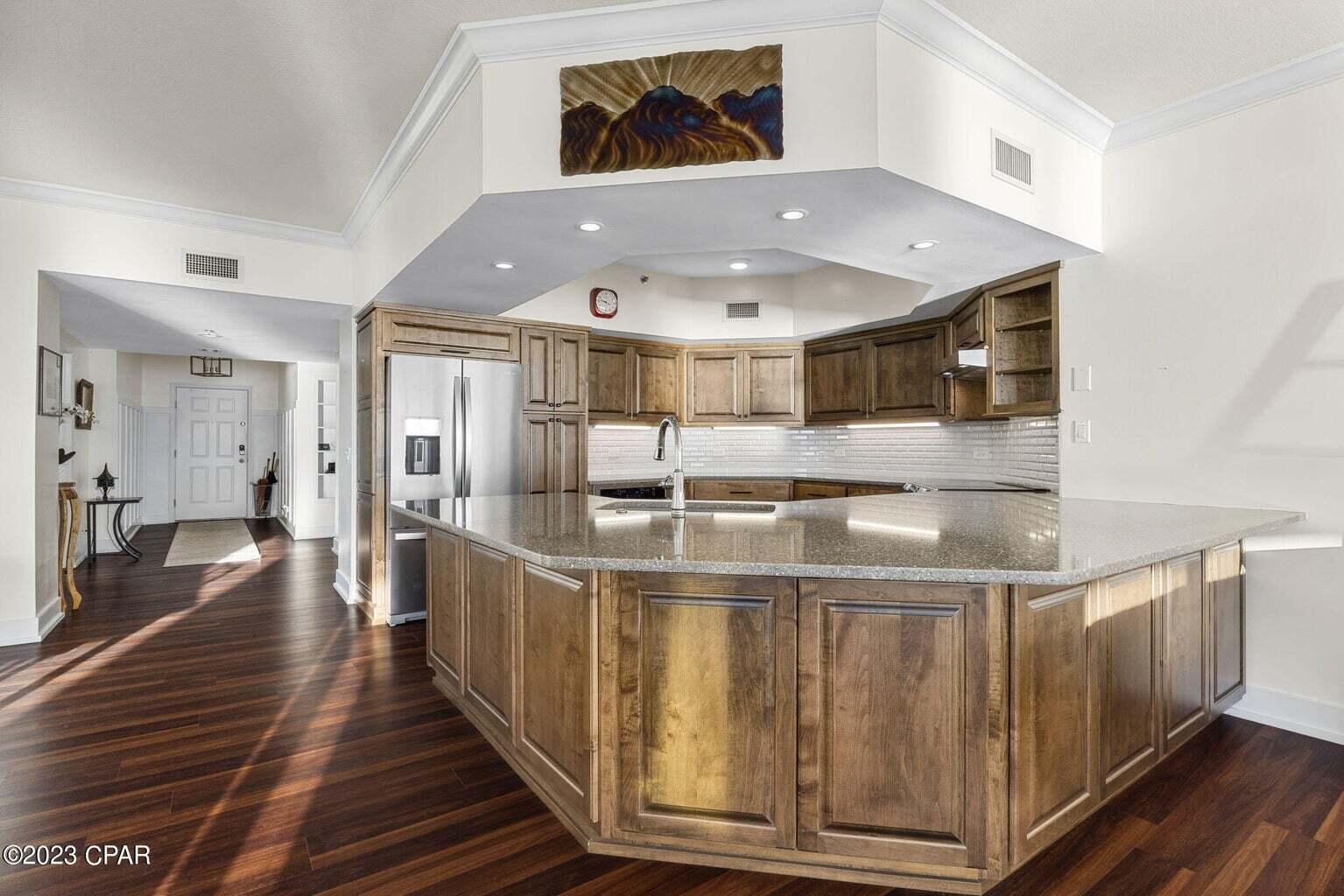 SUMMERWINDS - Residential