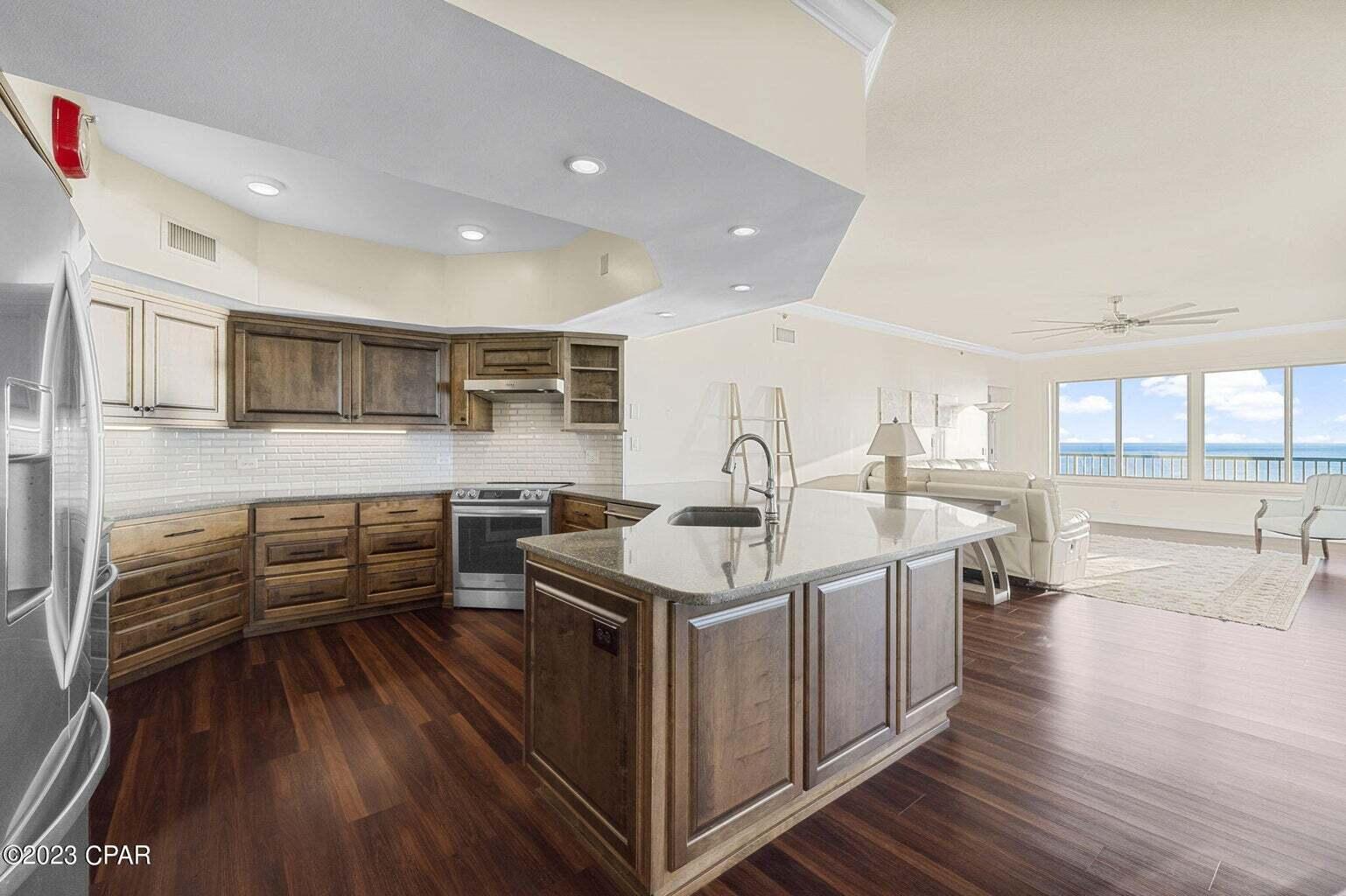 SUMMERWINDS - Residential