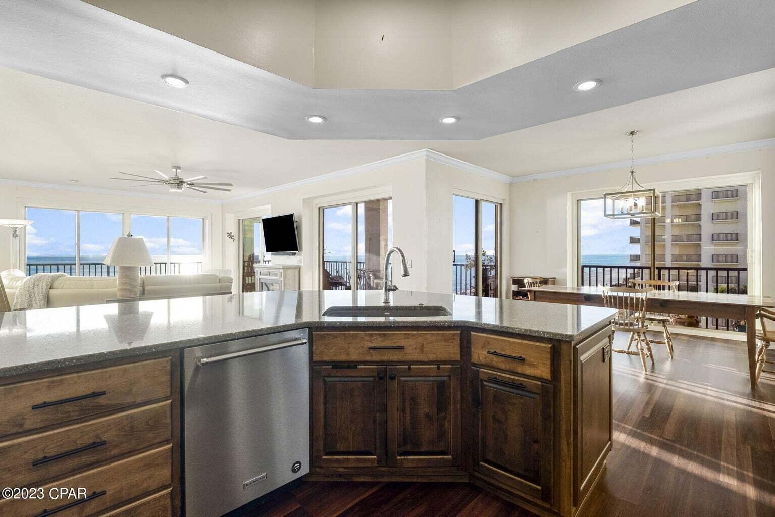 SUMMERWINDS - Residential