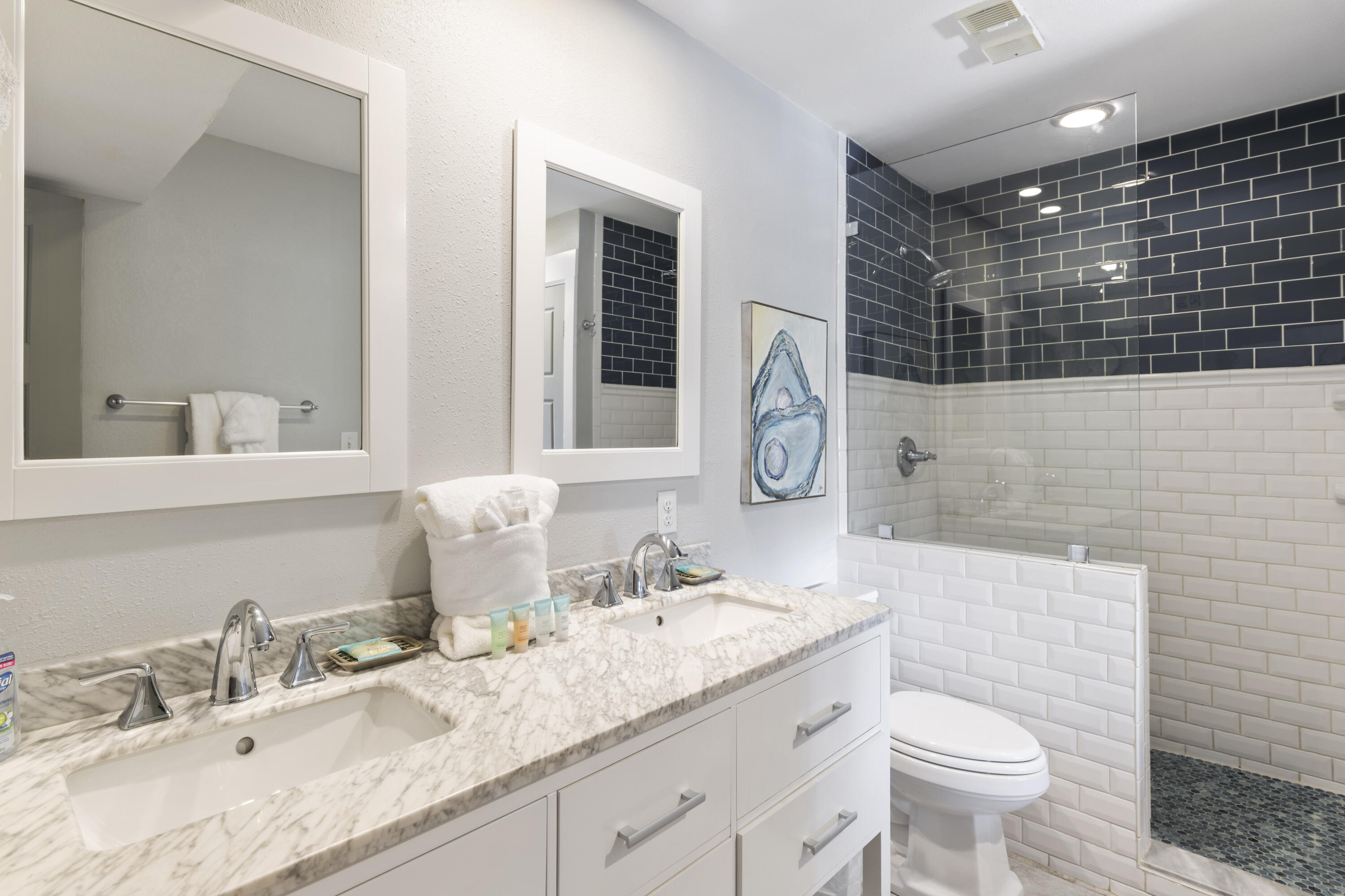 COMMODORE'S RETREAT LIMITED CONDO - Residential