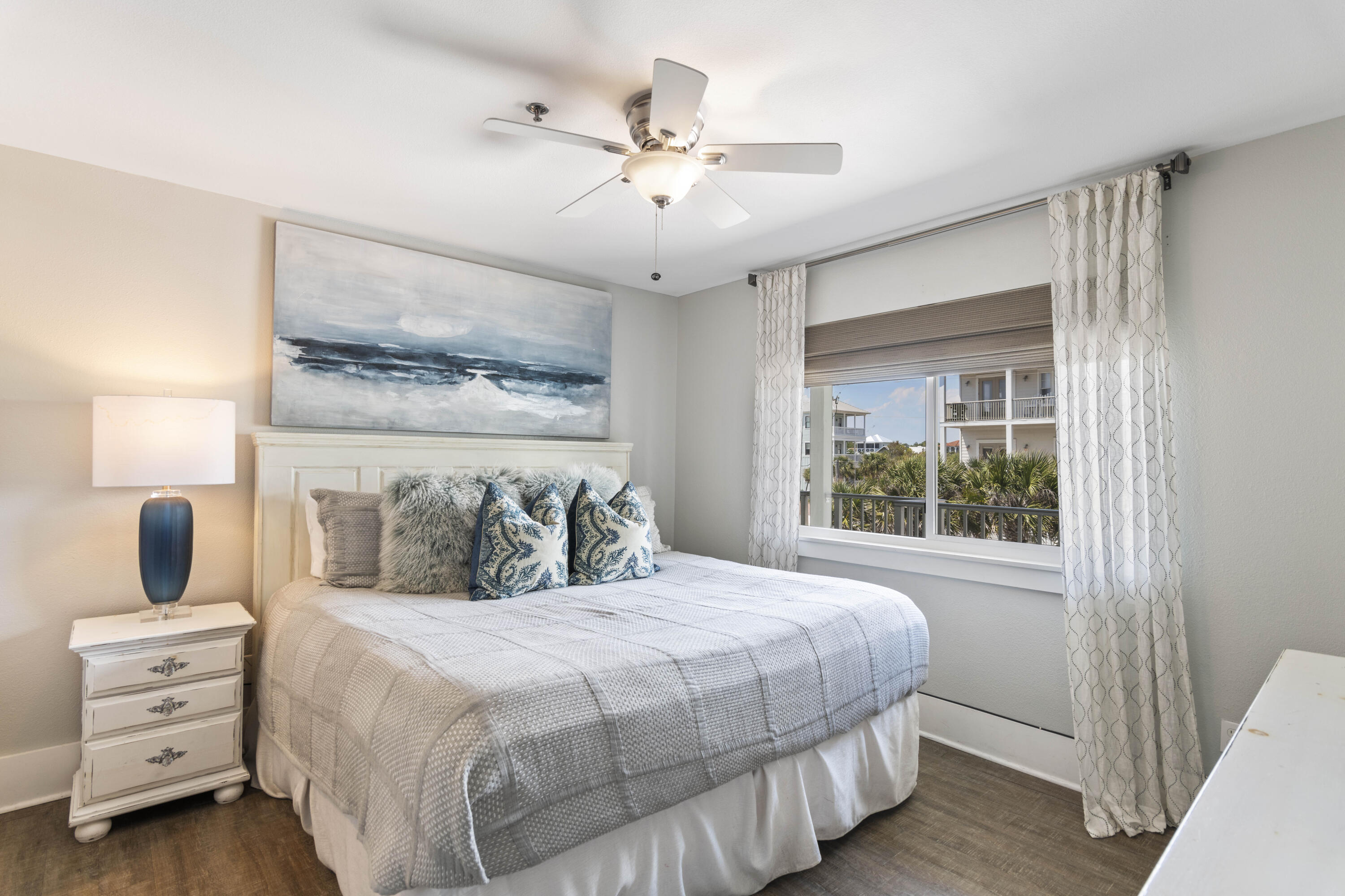 COMMODORE'S RETREAT LIMITED CONDO - Residential