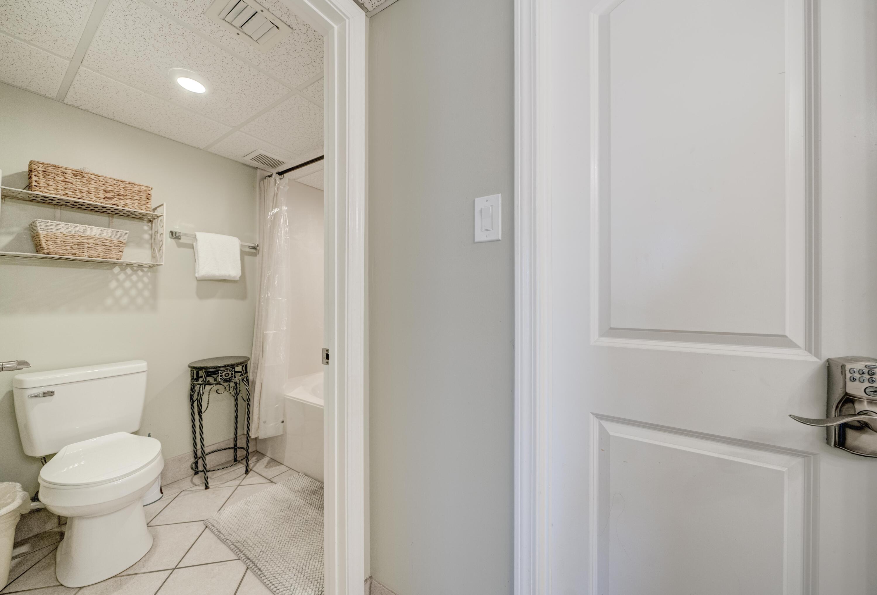 LEEWARD/WINDWARD CONDO - Residential