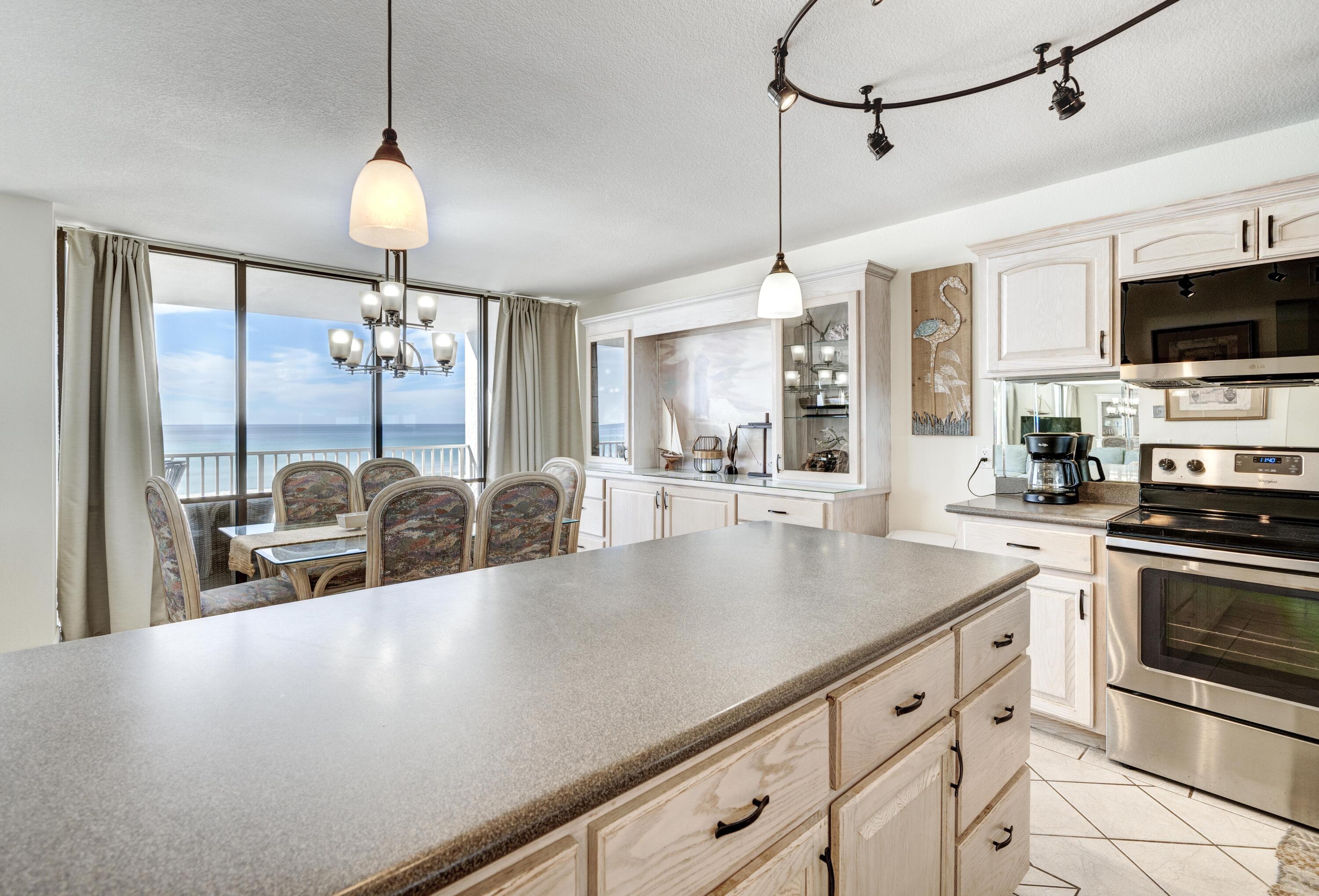 LEEWARD/WINDWARD CONDO - Residential